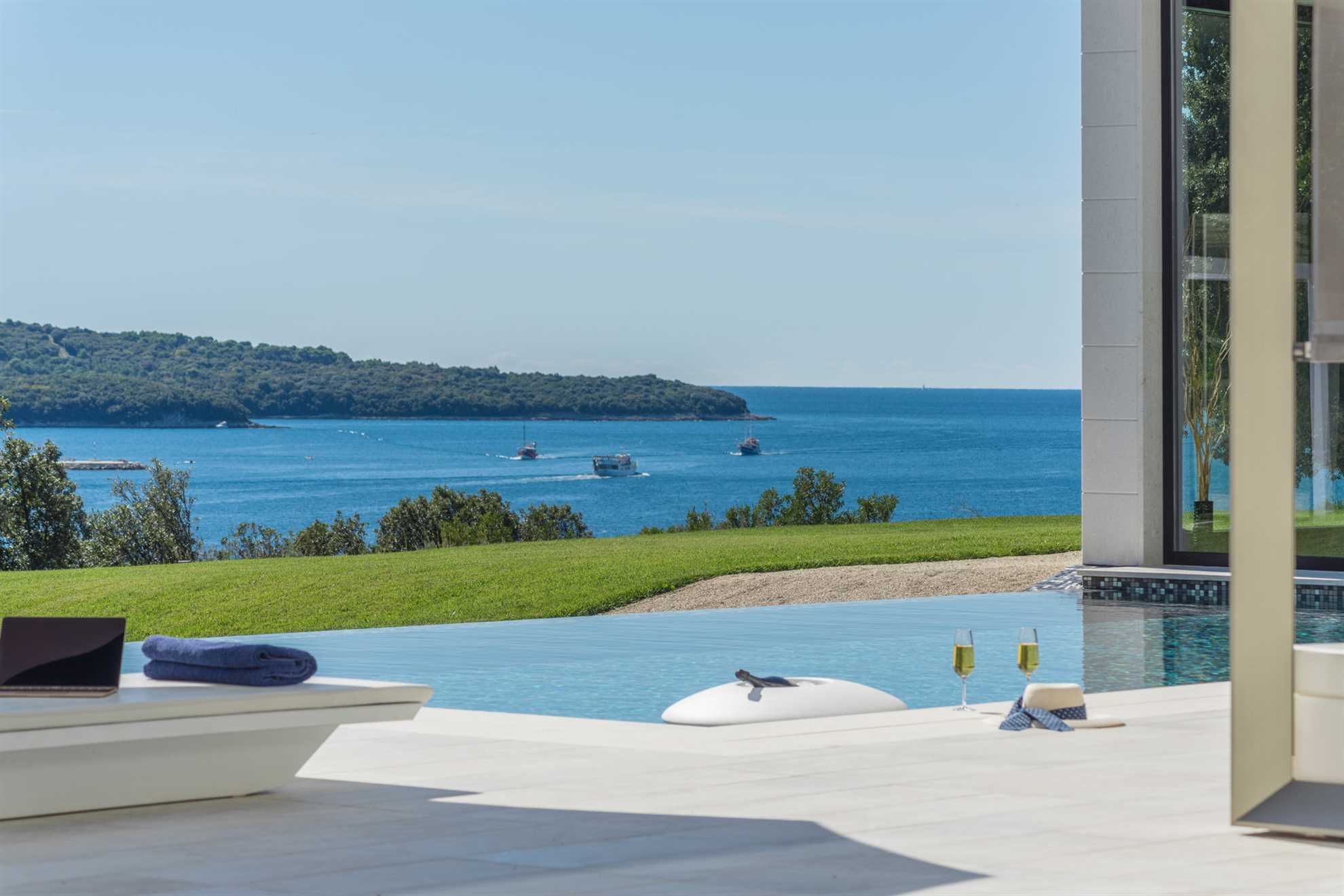 Luxury Villa La Bellissima with Pool
