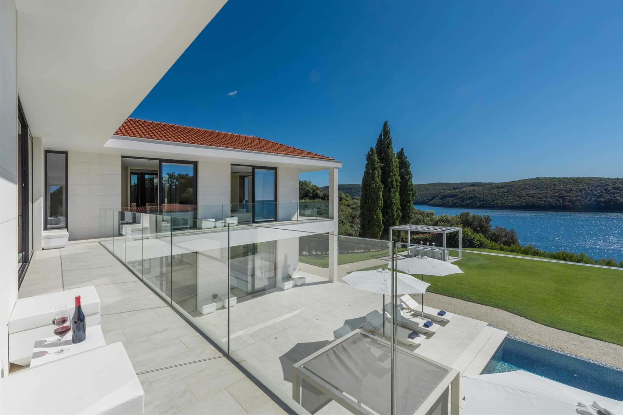 Luxury Villa La Bellissima with Pool