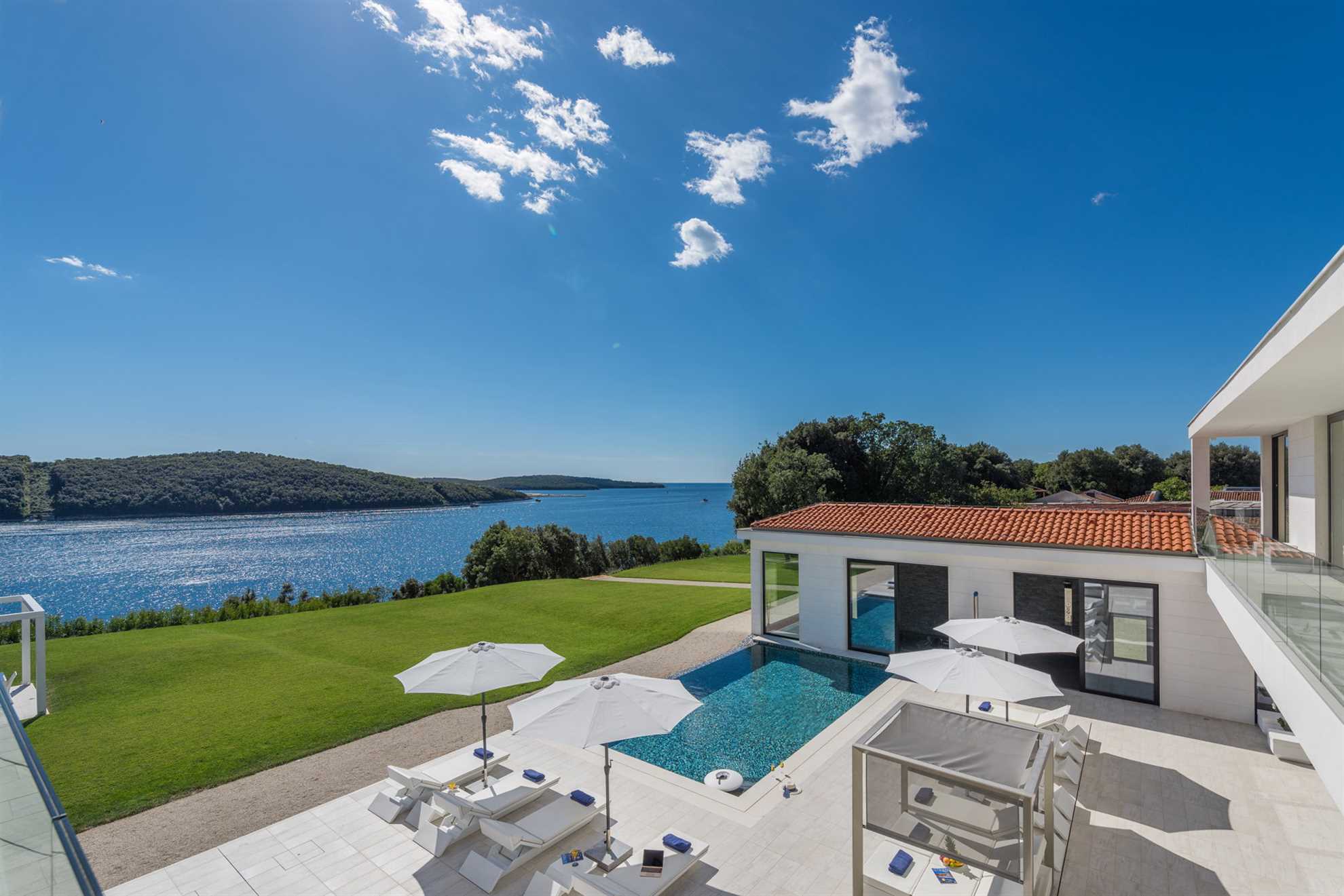Luxury Villa La Bellissima with Pool