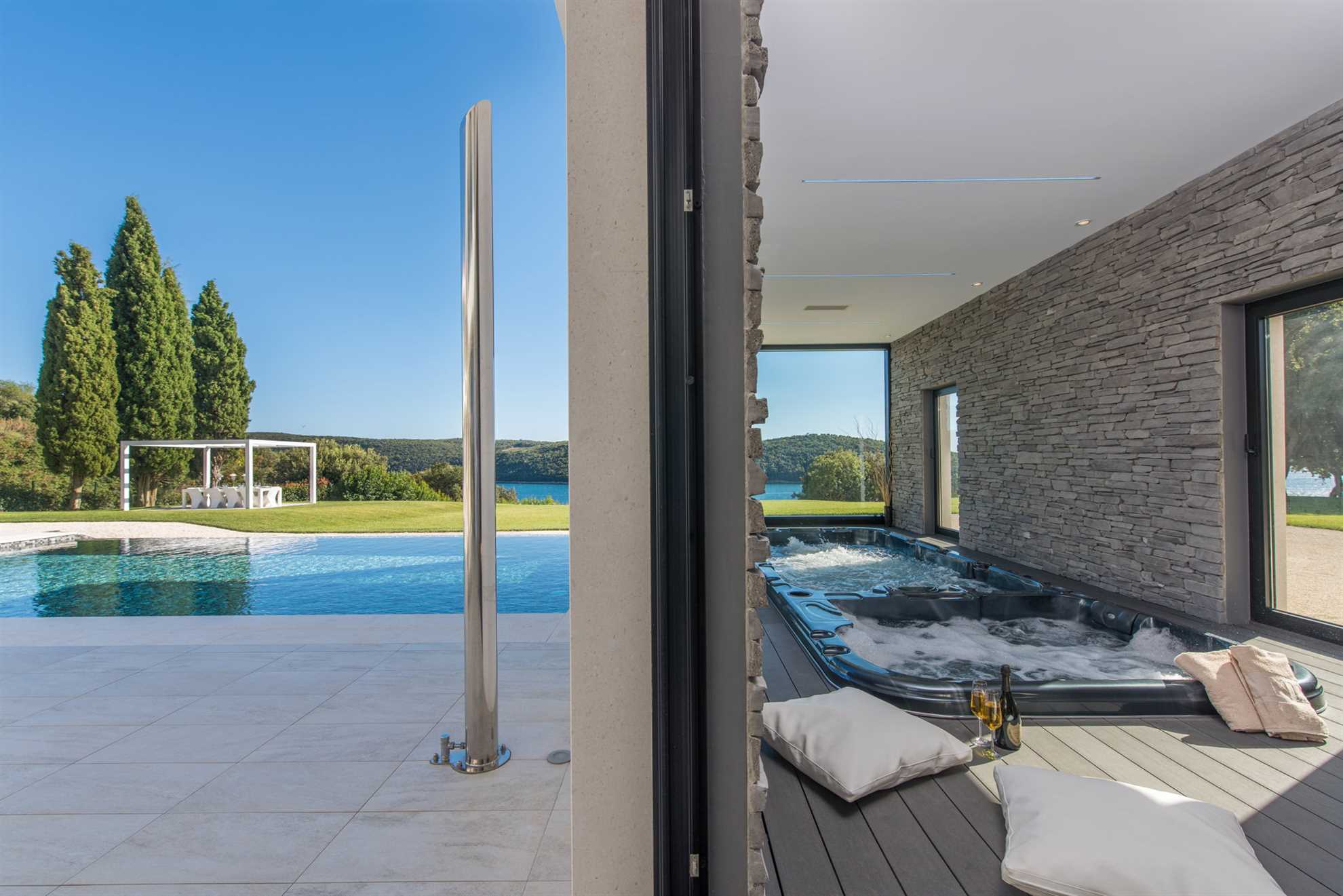 Luxury Villa La Bellissima with Pool