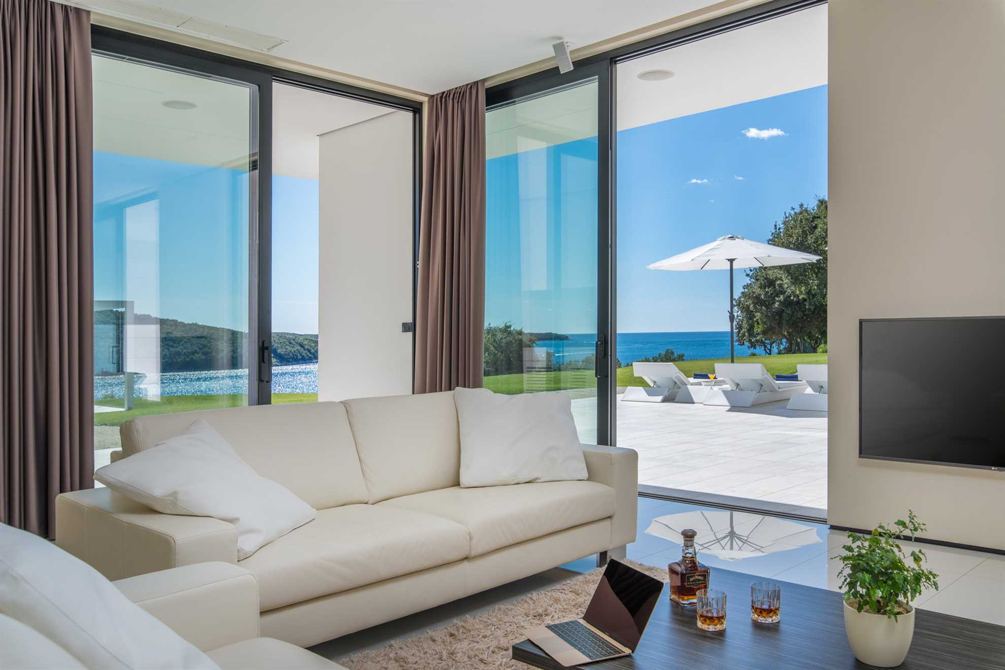 Luxury Villa La Bellissima with Pool