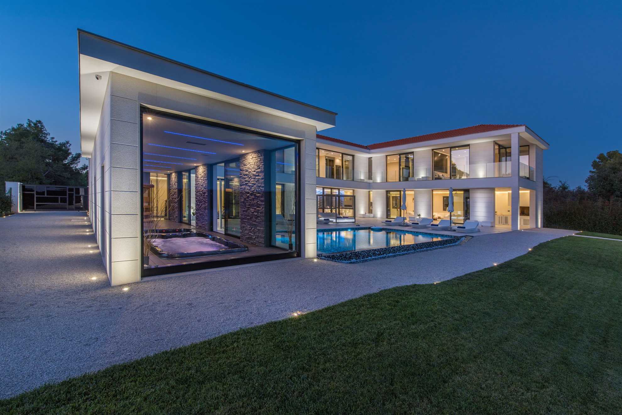 Luxury Villa La Bellissima with Pool