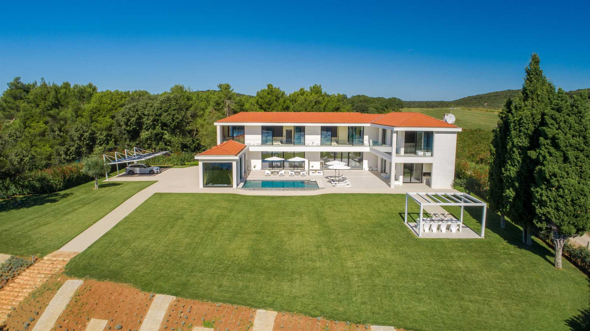 Luxury Villa La Bellissima with Pool