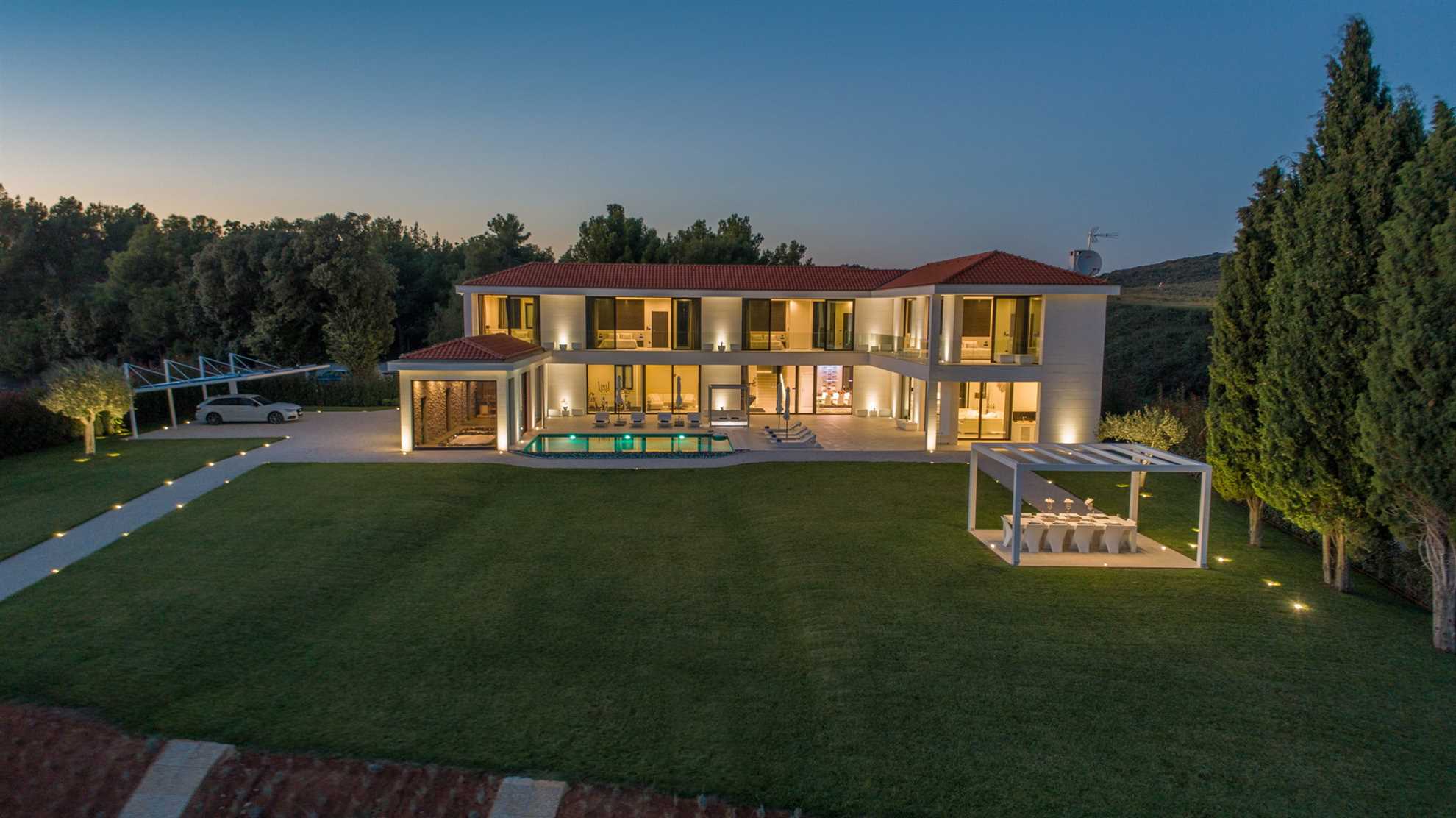 Luxury Villa La Bellissima with Pool