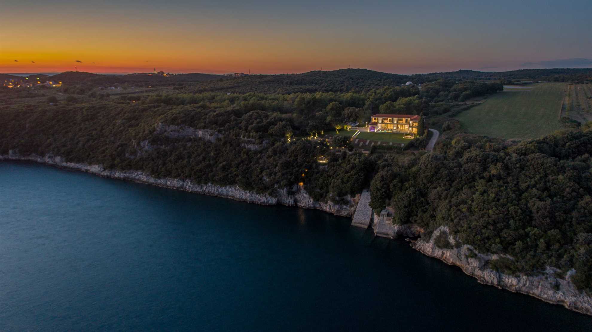 Luxury Villa La Bellissima with Pool