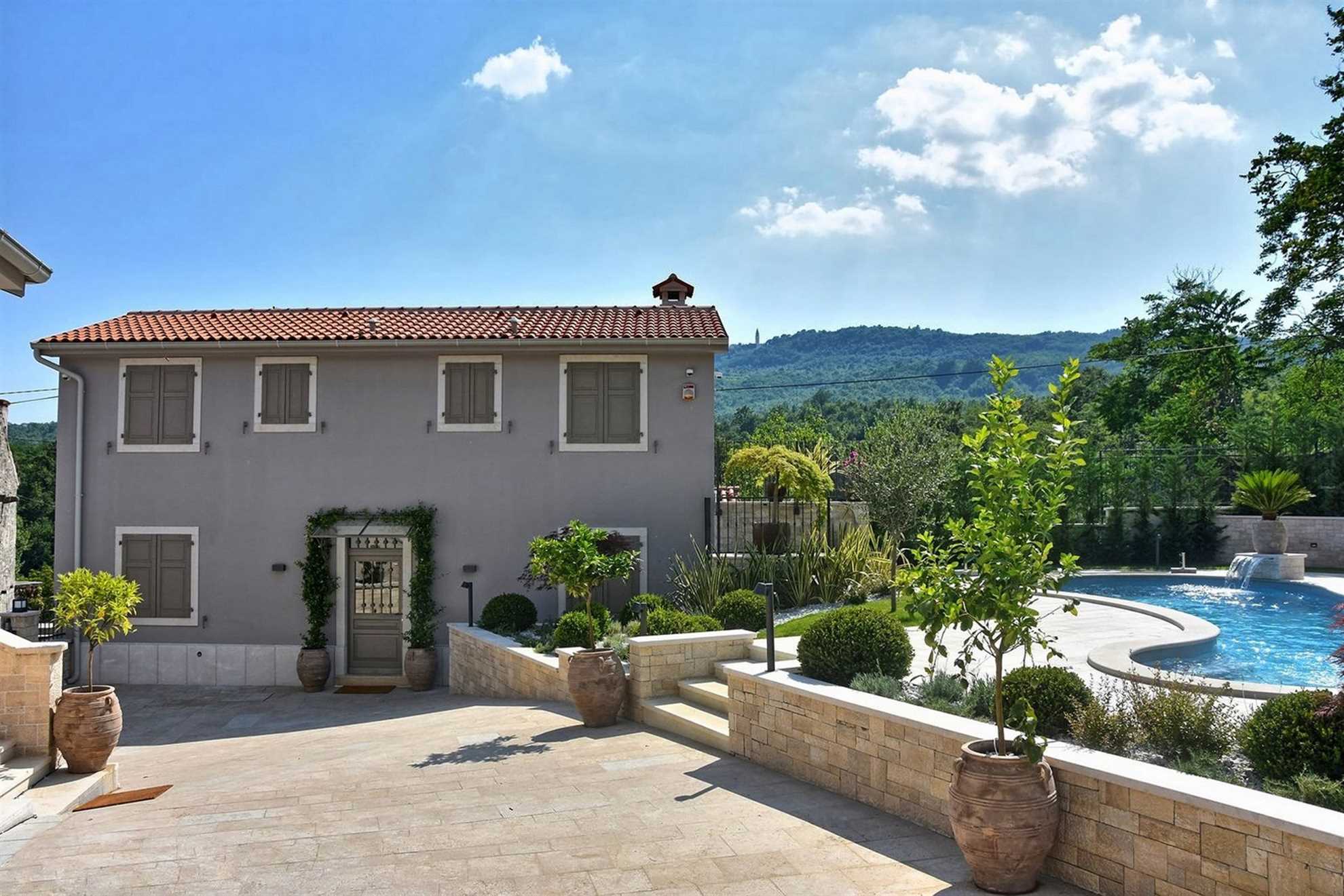 Villa Magica with Pool