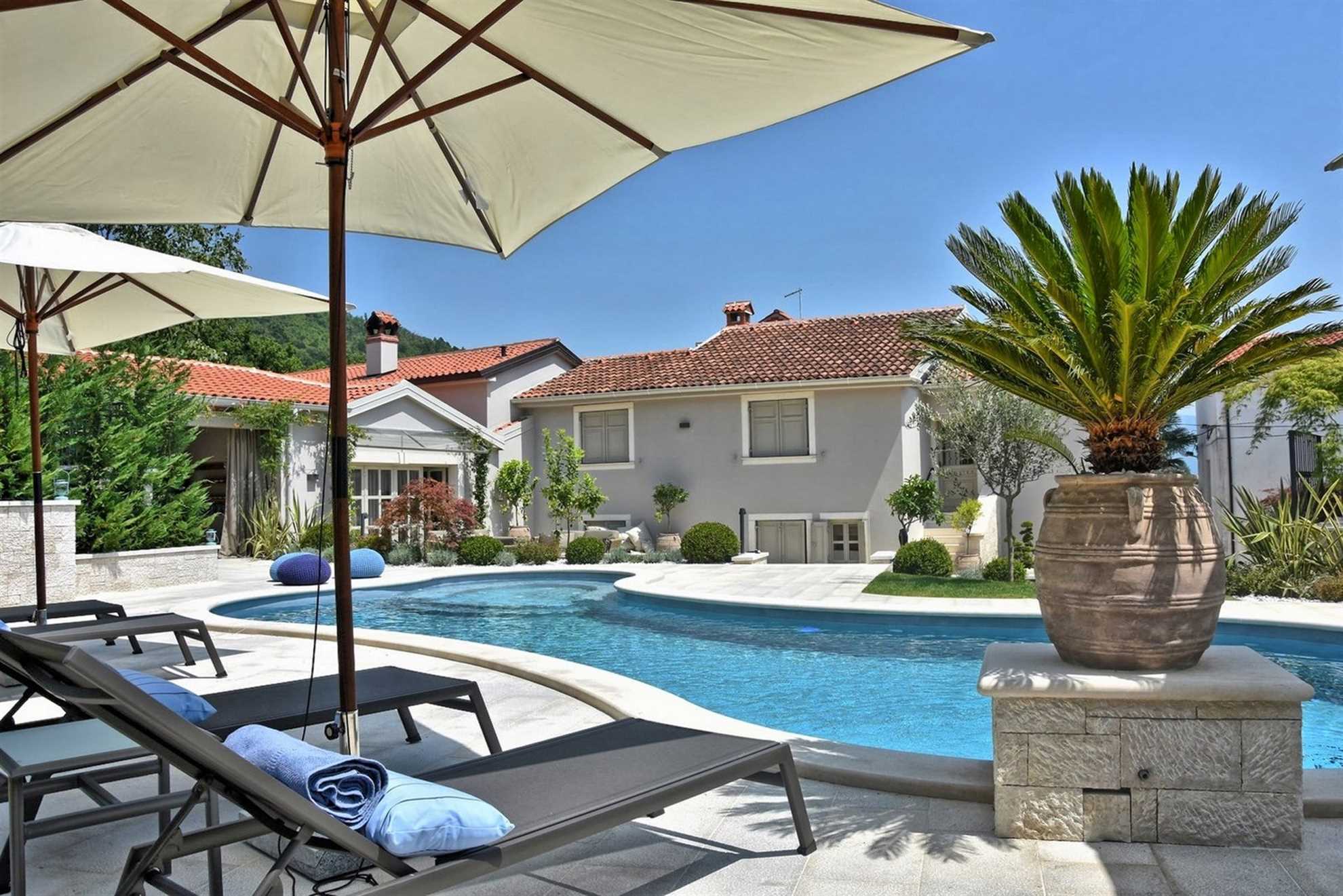 Villa Magica with Pool