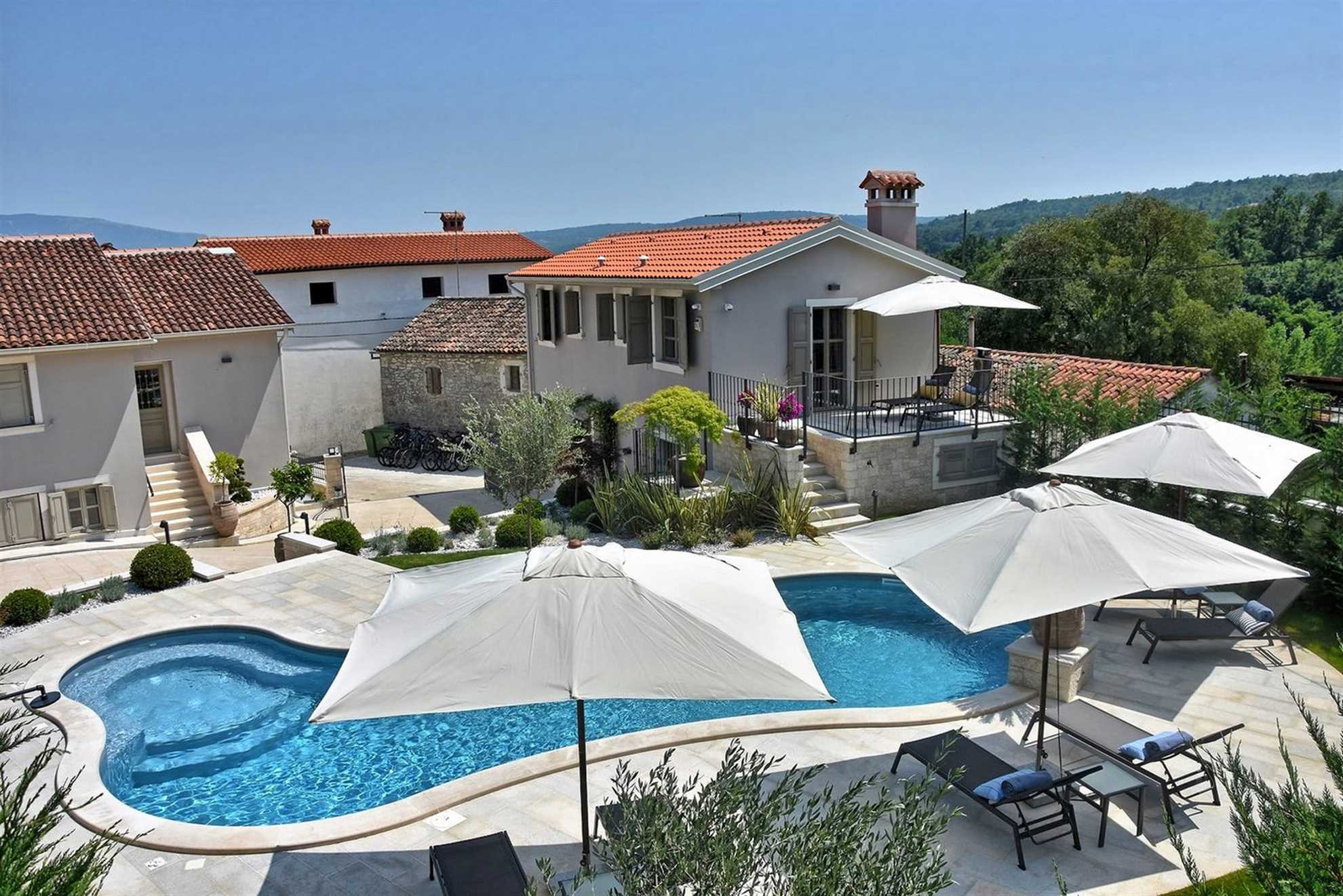 Villa Magica with Pool