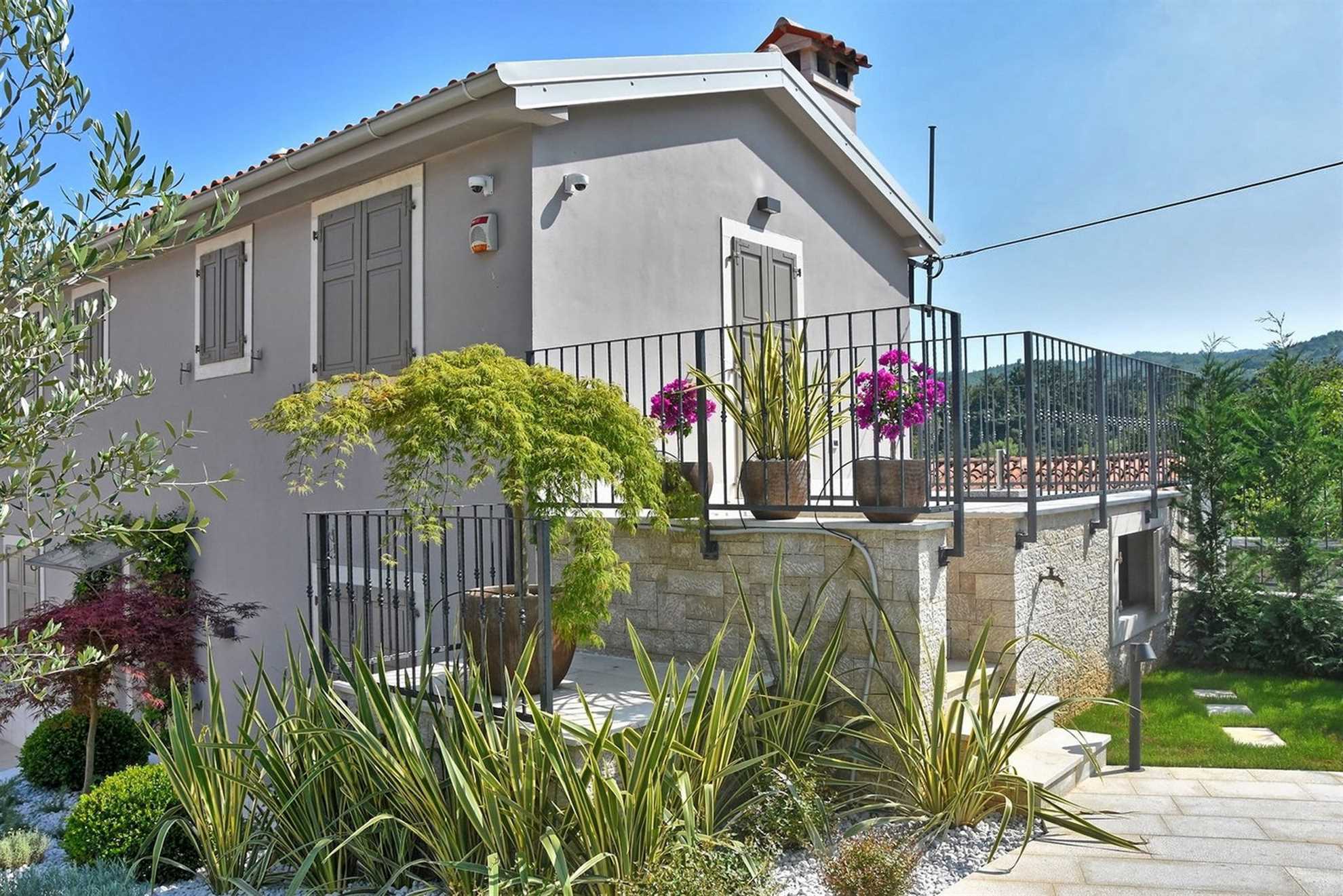 Villa Magica with Pool
