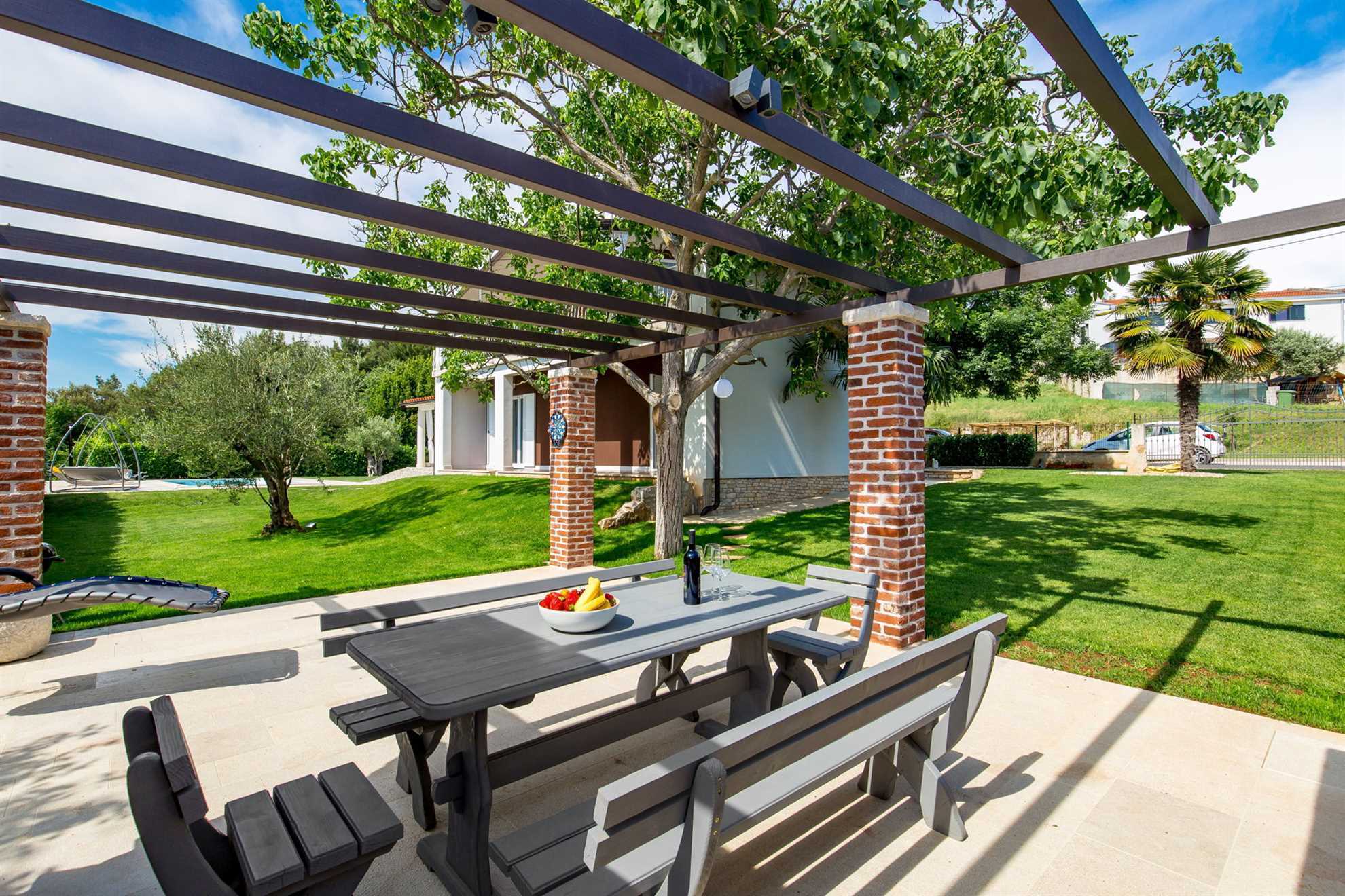 Holiday Home Cherry Hill with Pool