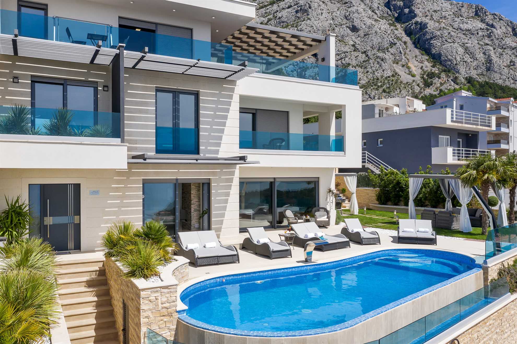 Luxury Villa Vision with Pool