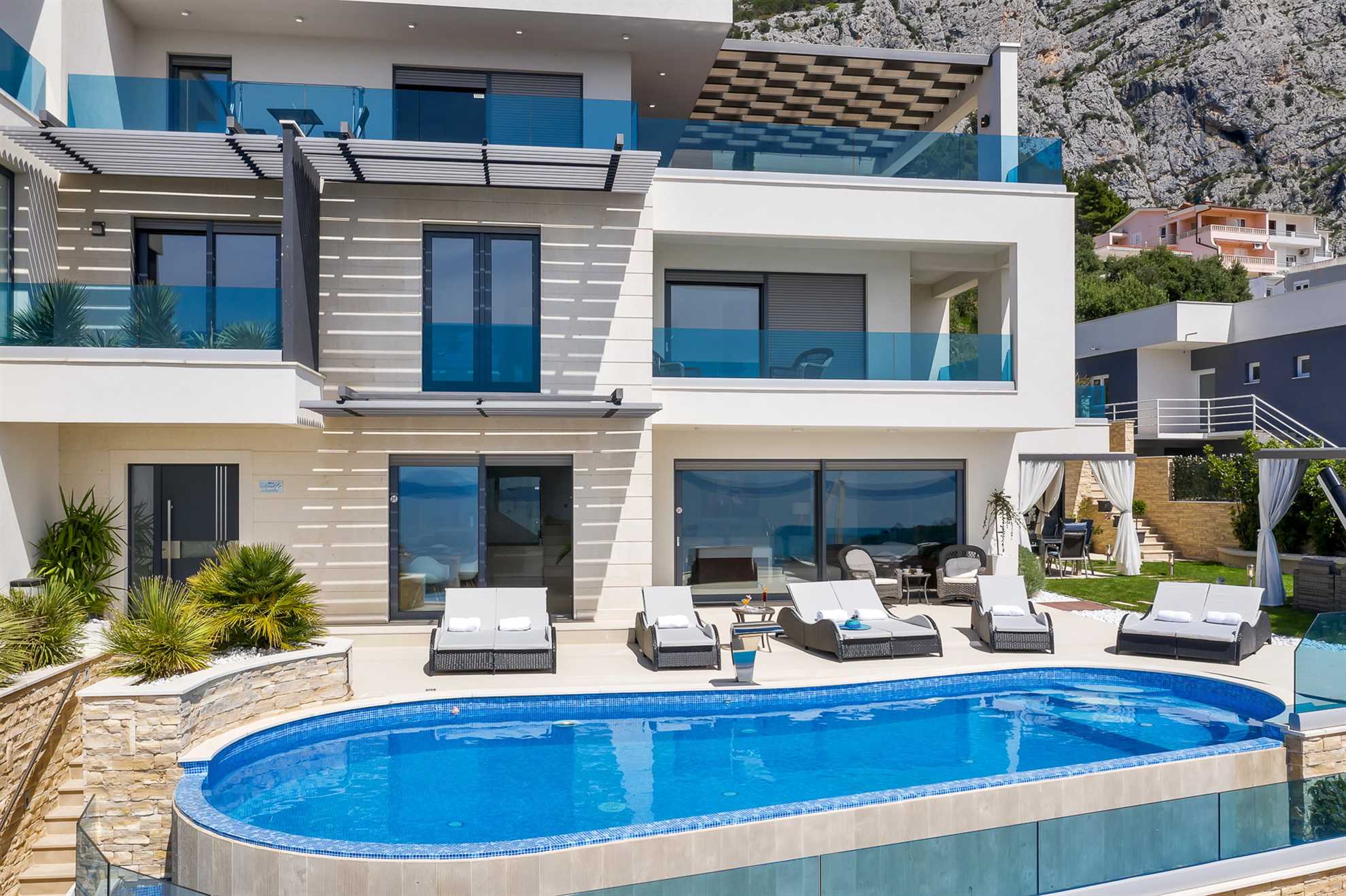 Luxury Villa Vision with Pool