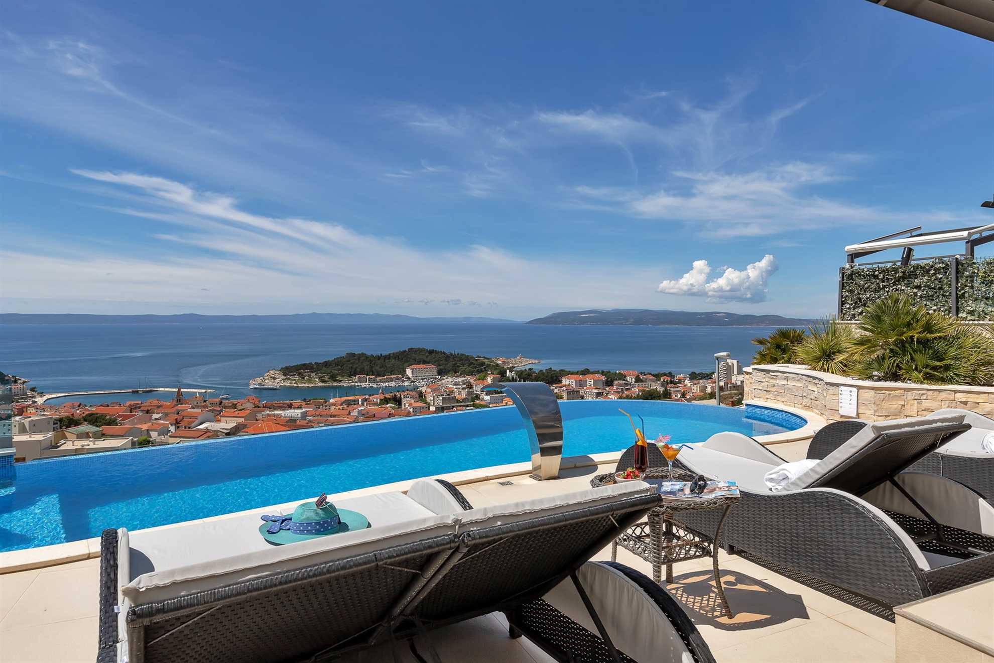 Luxury Villa Vision with Pool