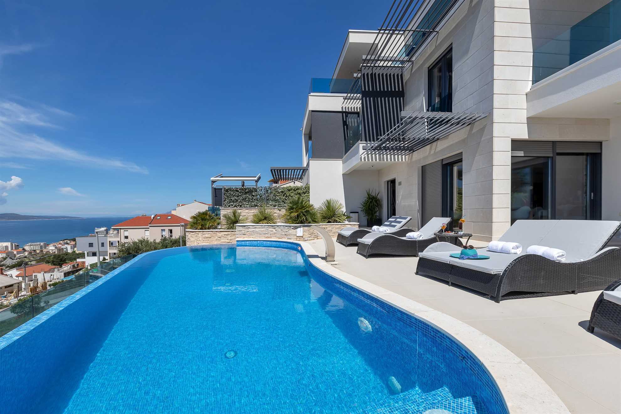 Luxury Villa Vision with Pool