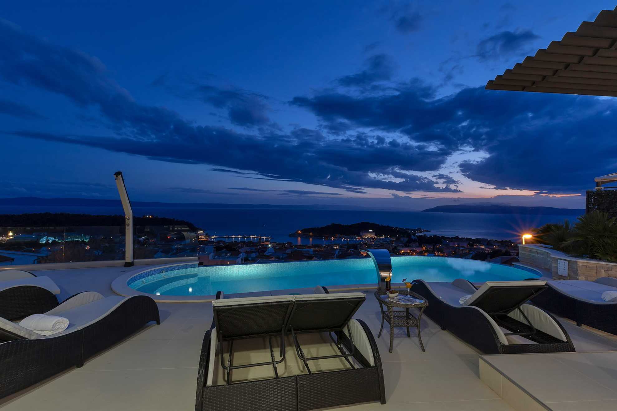Luxury Villa Vision with Pool