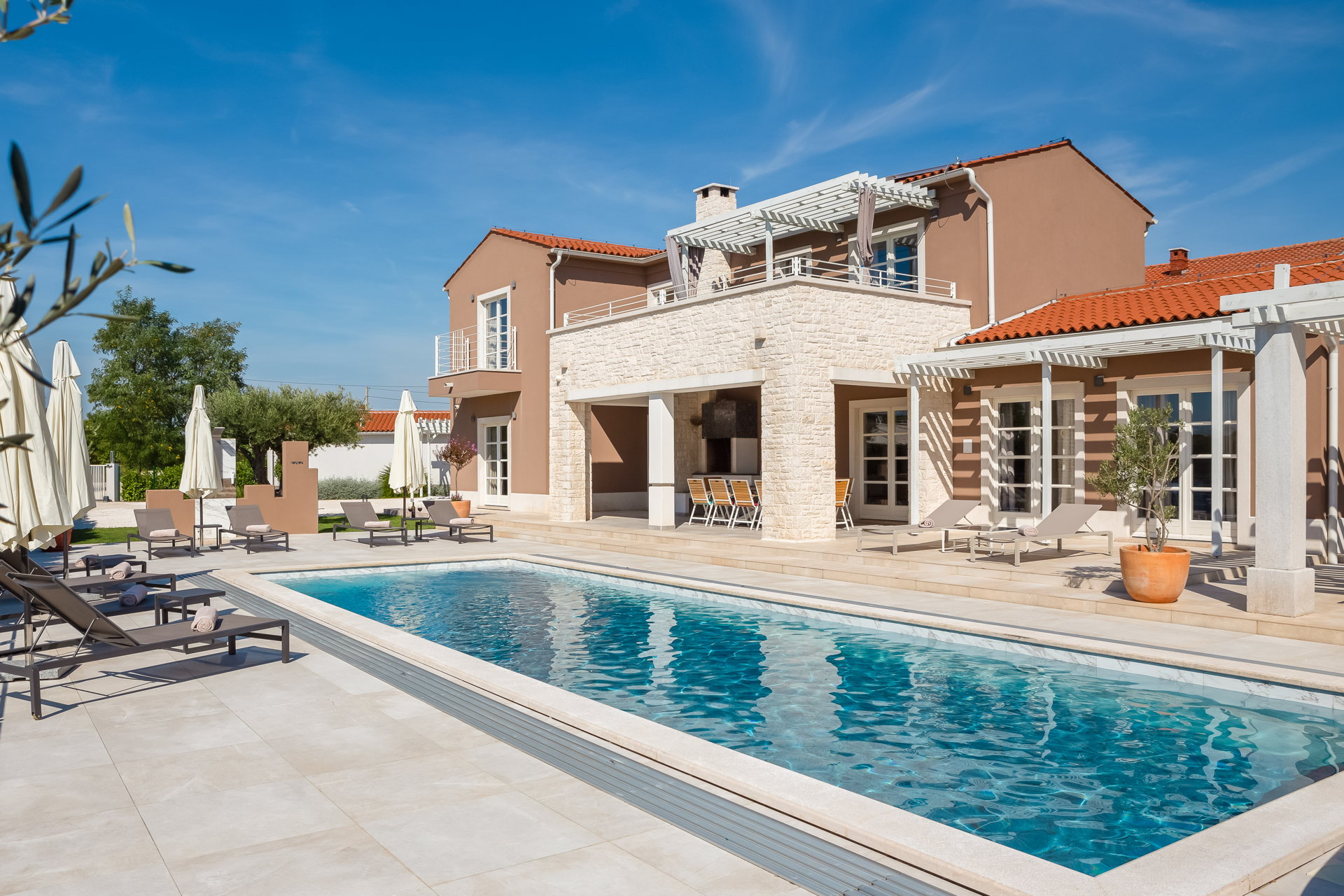 Villa Energy White with Pool