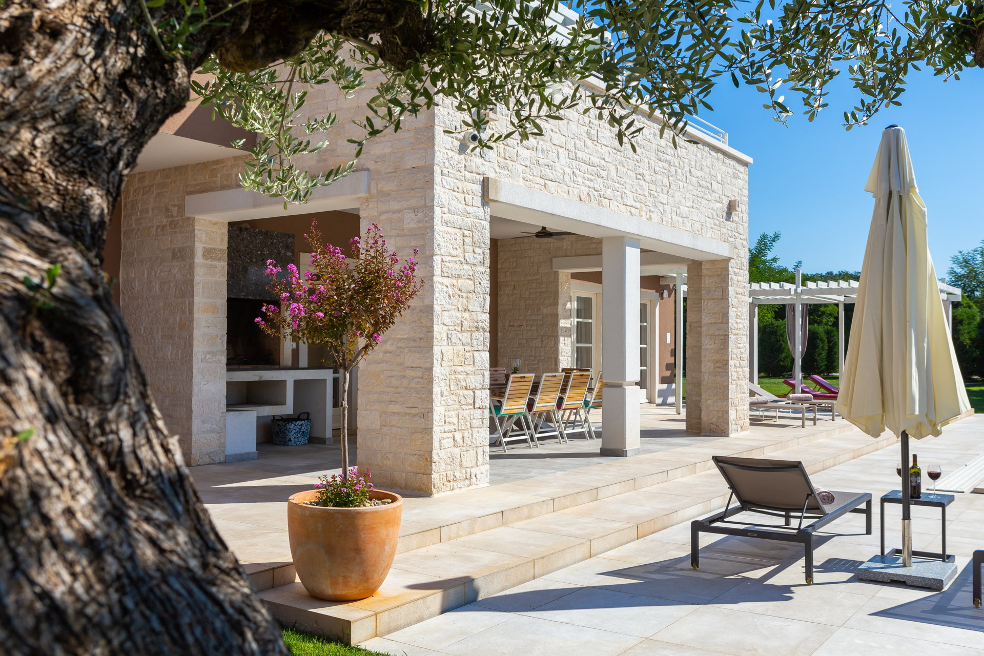 Villa Energy White with Pool