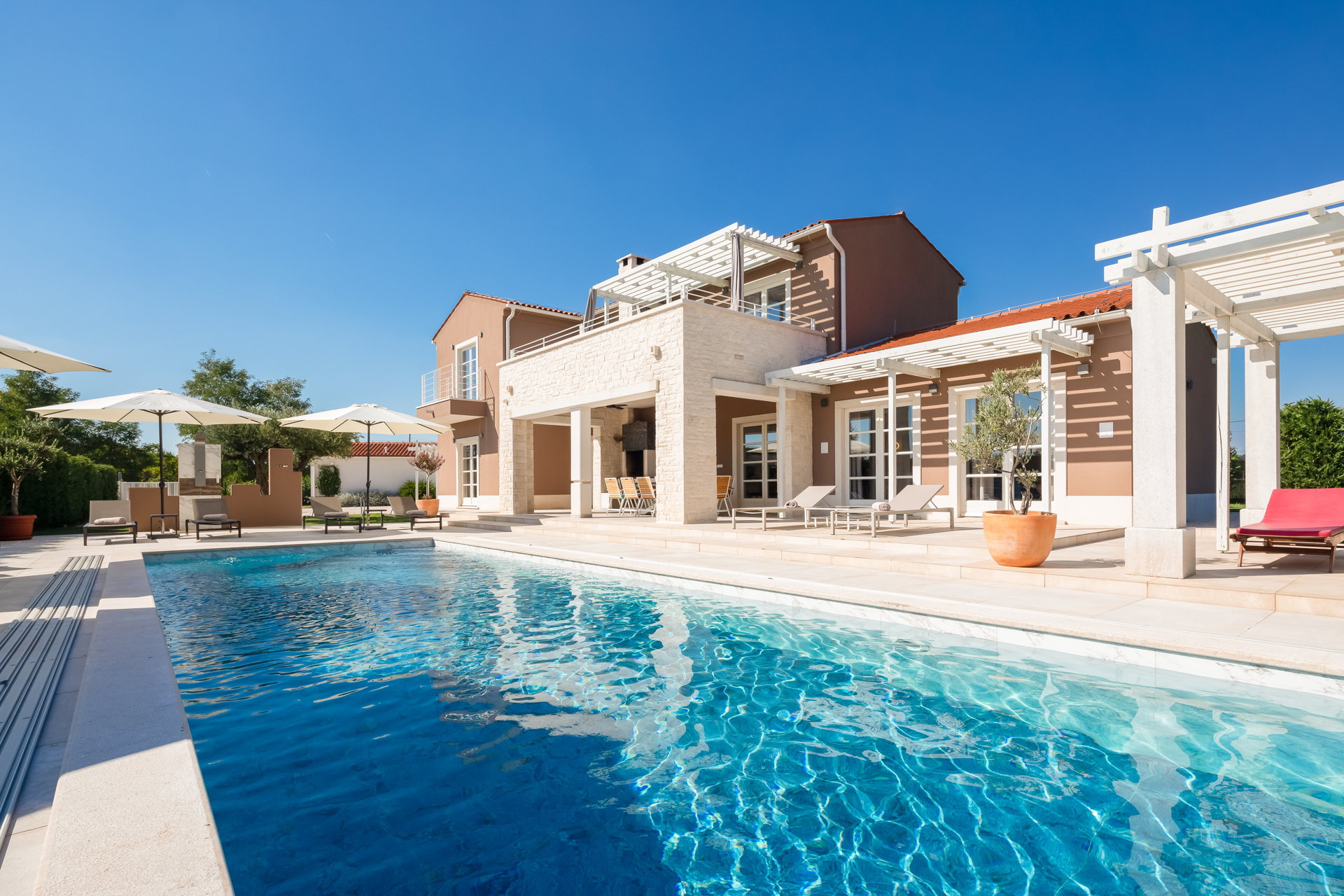 Villa Energy White with Pool