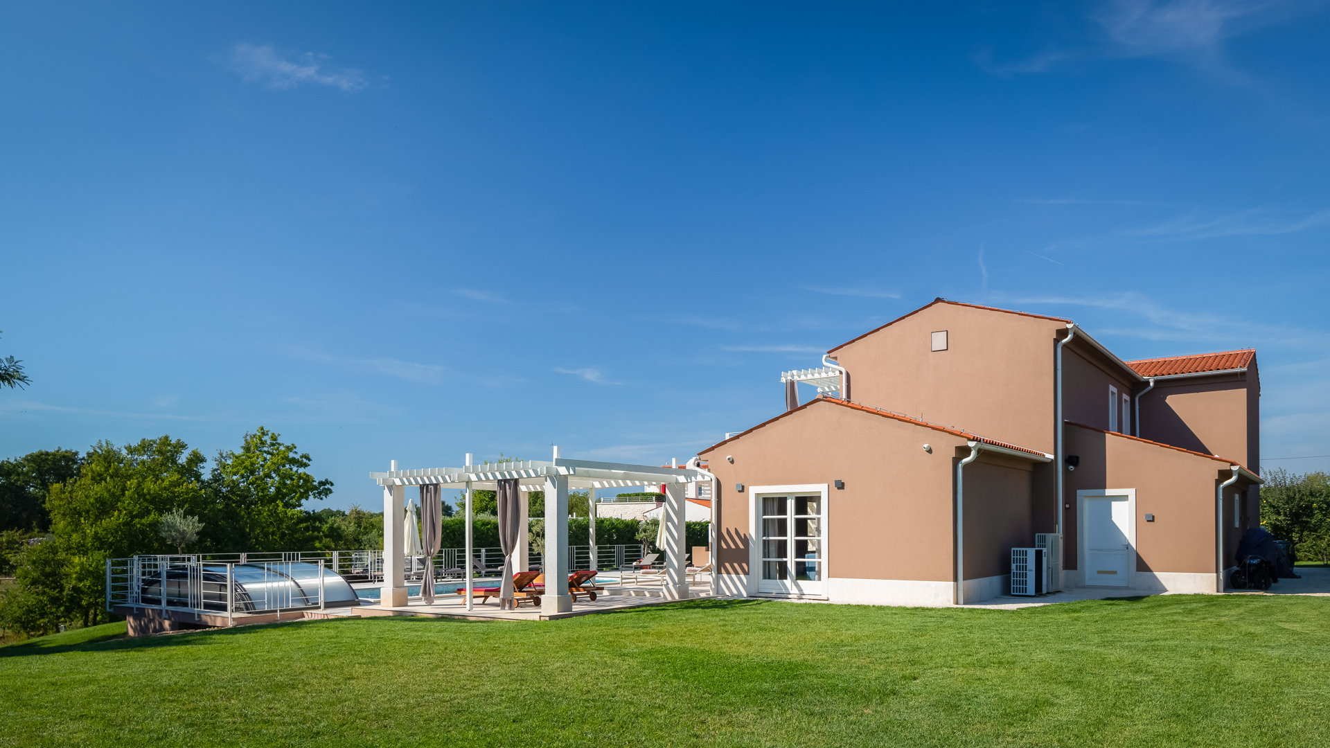 Villa Energy White with Pool