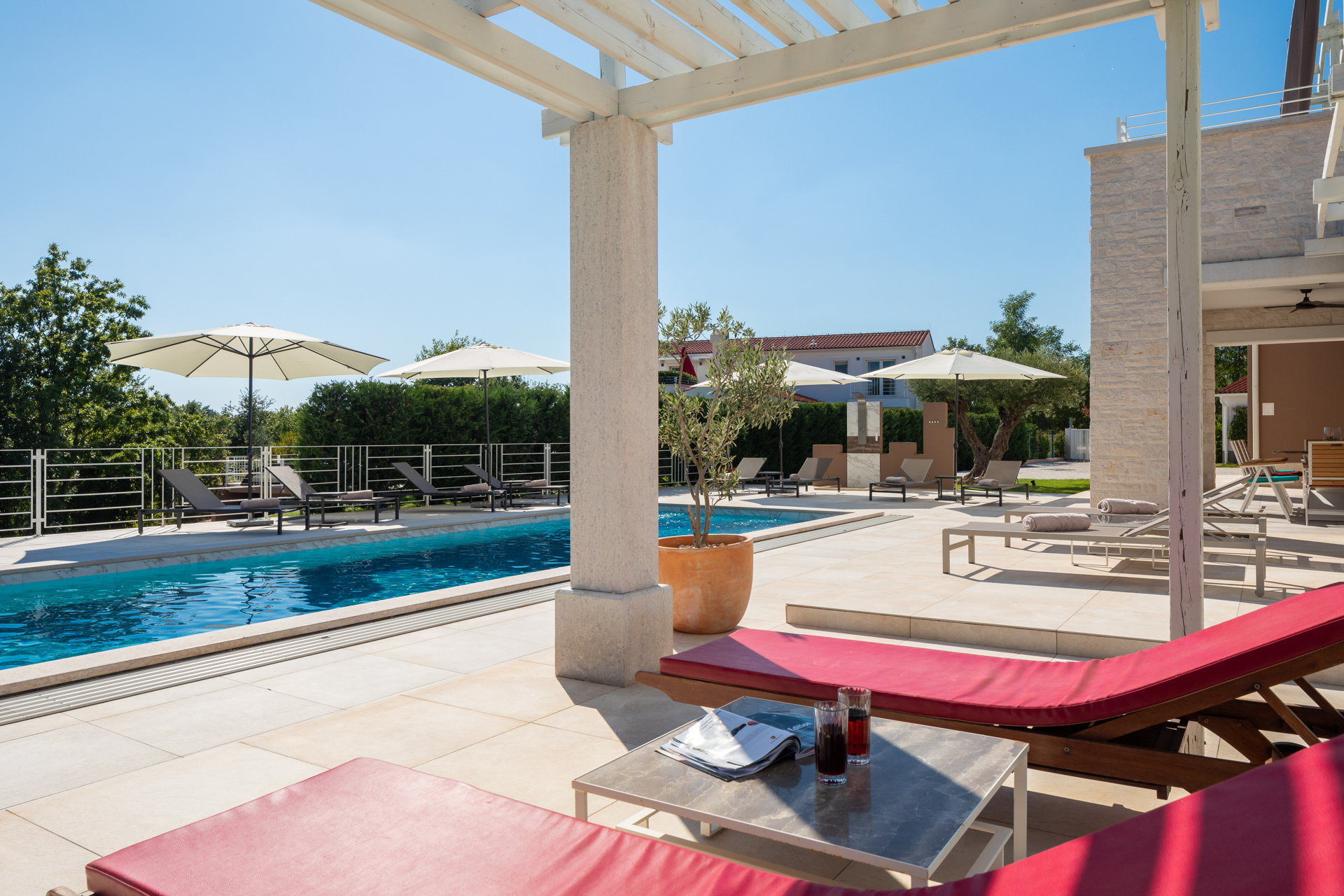 Villa Energy White with Pool