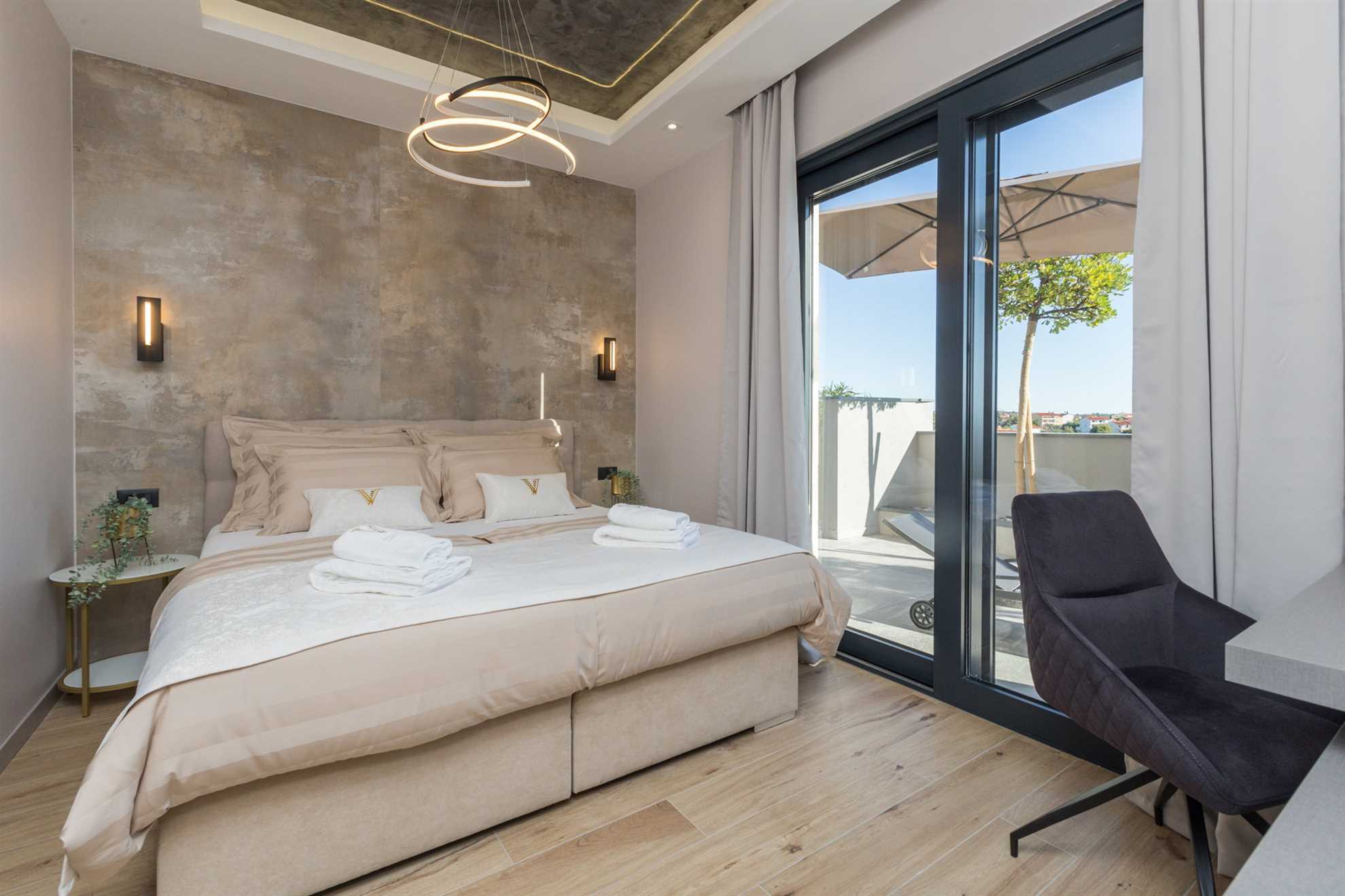 Villa La Vie with Pool