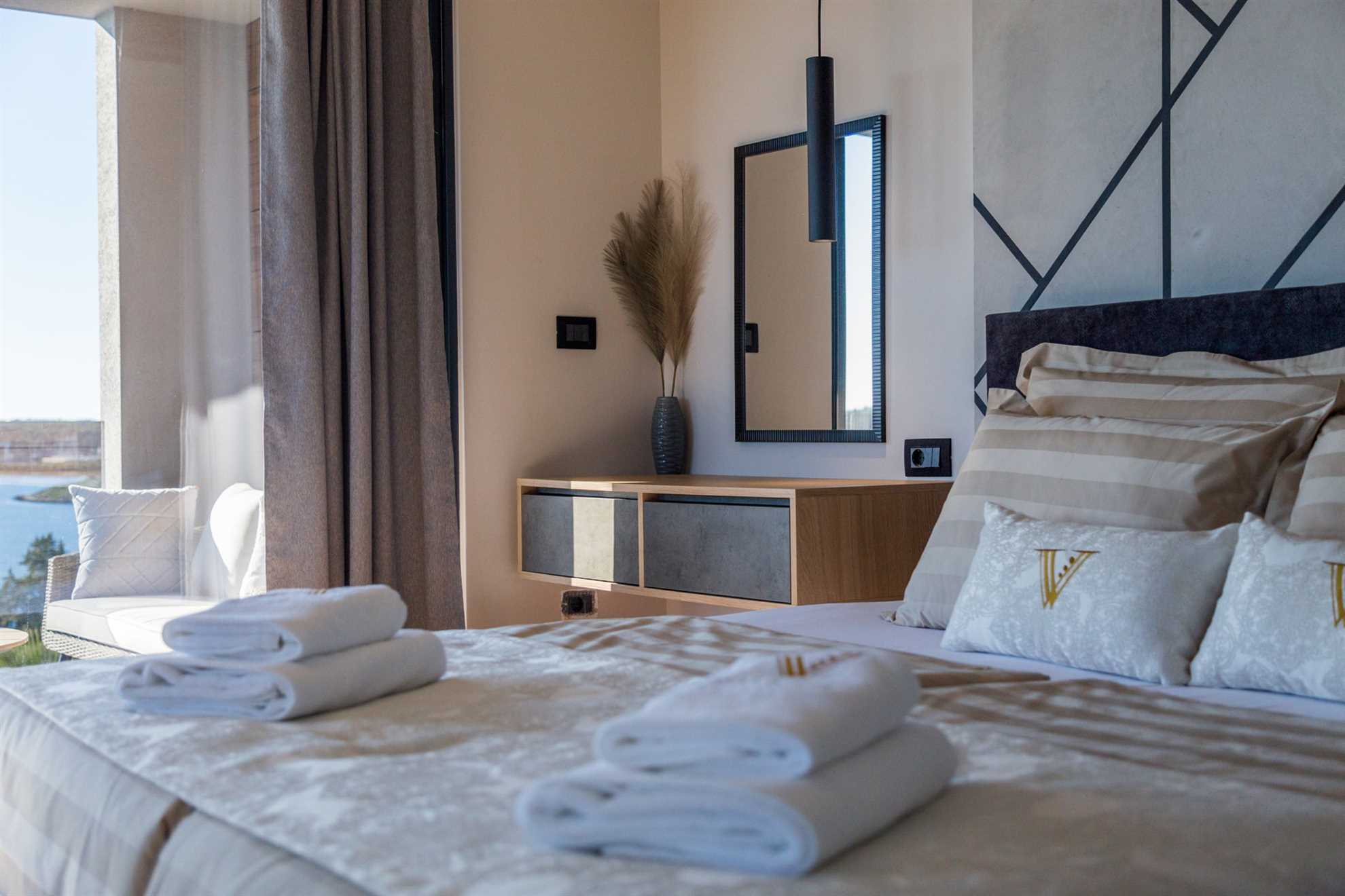 Villa La Vie with Pool