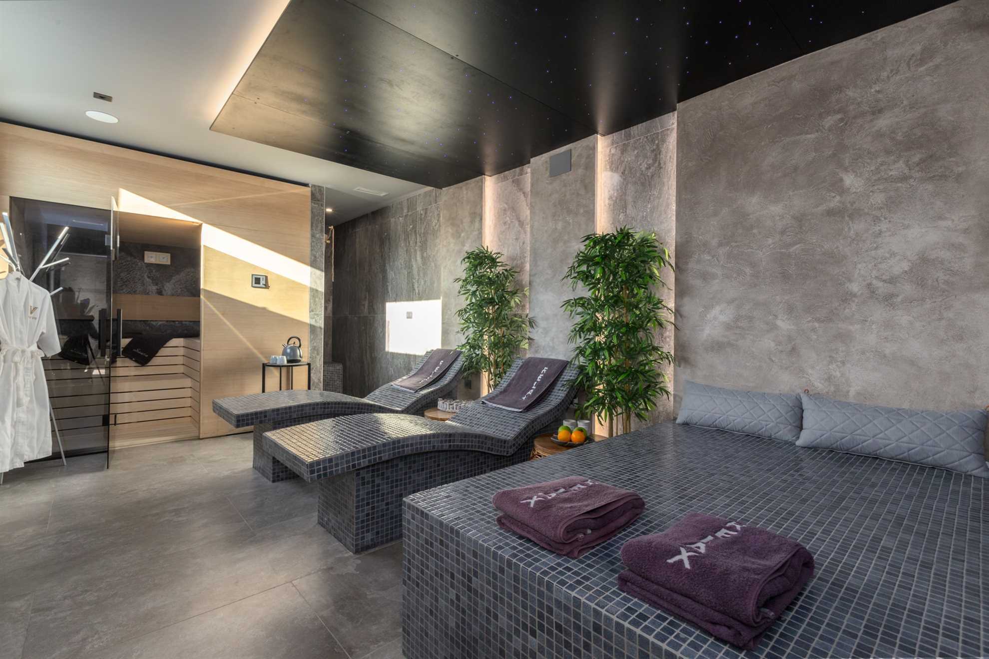 Villa La Vie with Pool