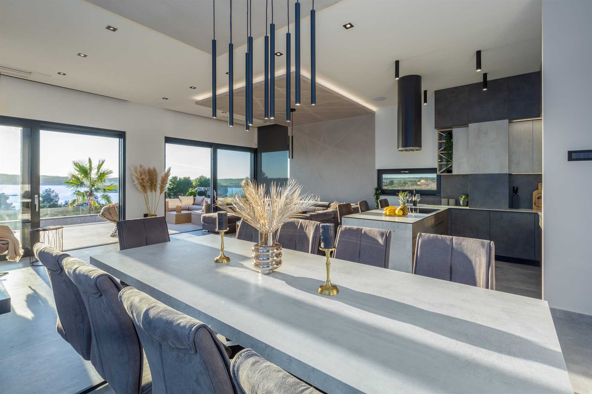 Villa La Vie with Pool