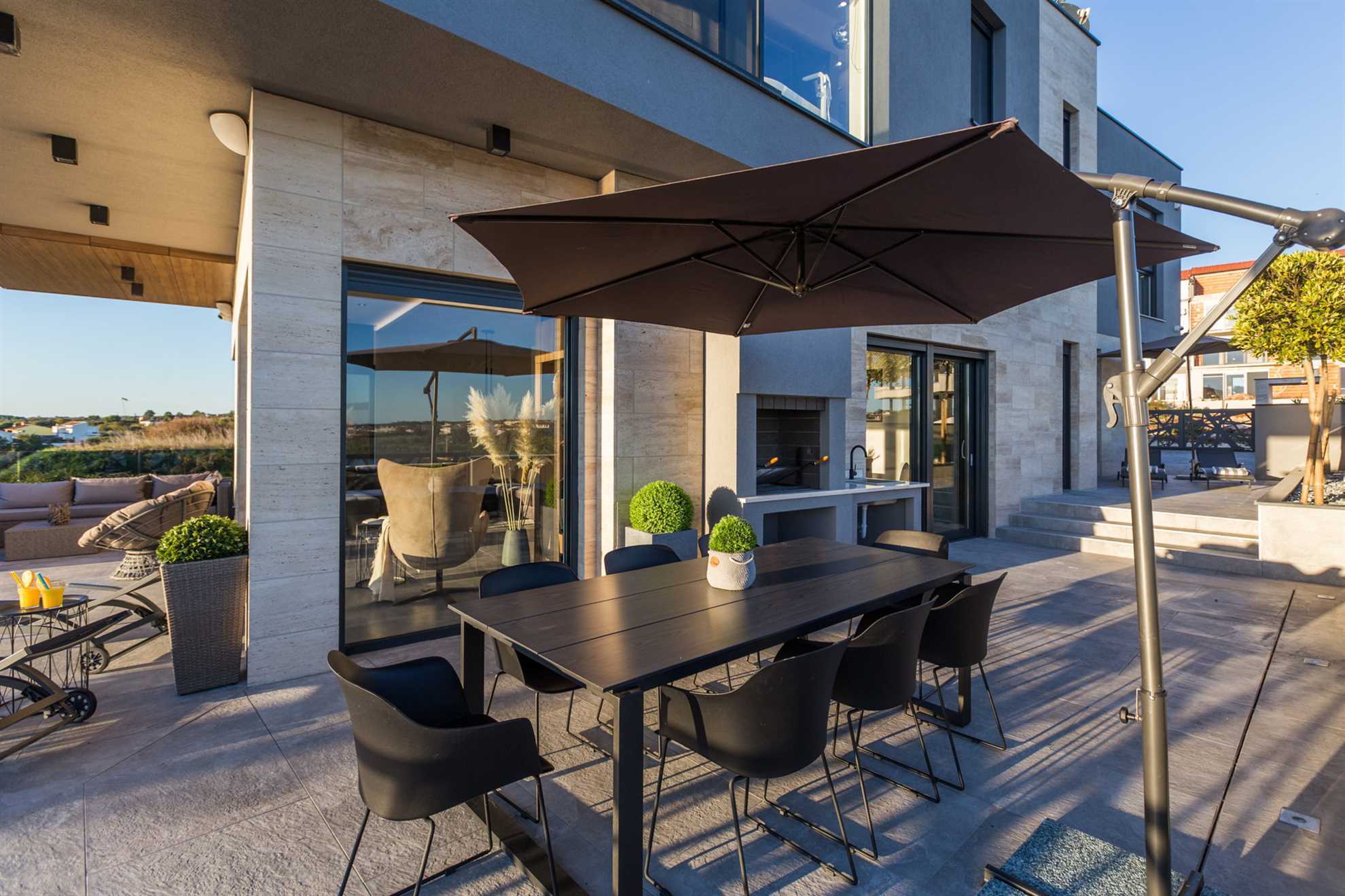 Villa La Vie with Pool