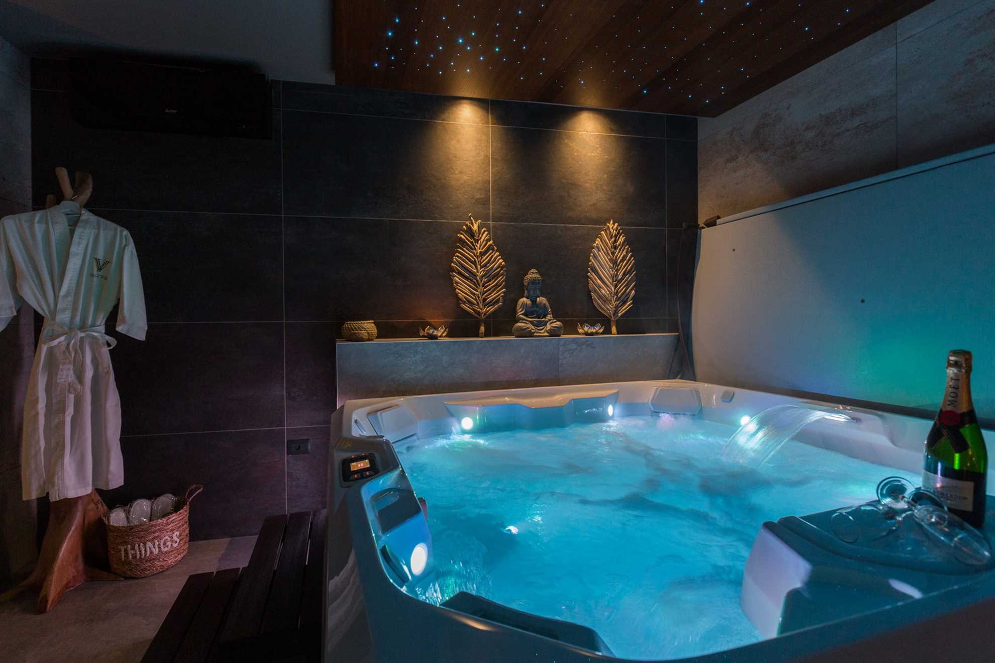Villa La Vie with Pool