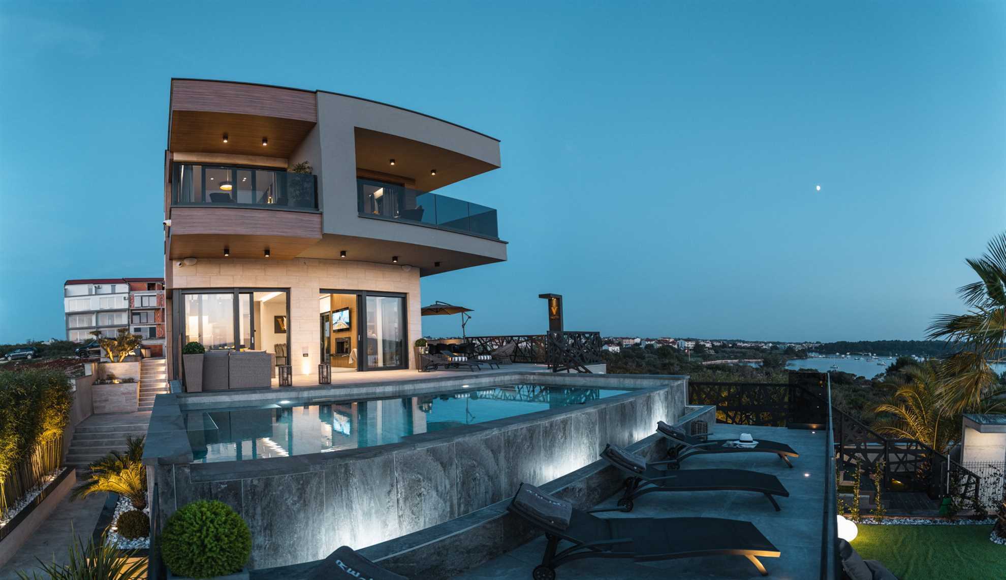Villa La Vie with Pool