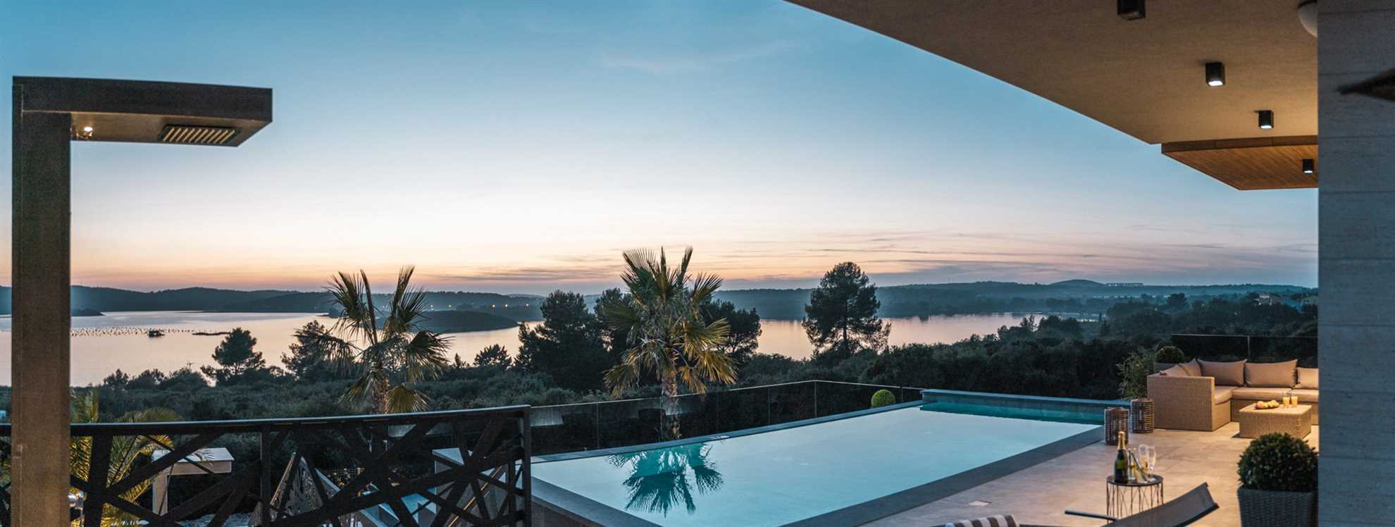 Villa La Vie with Pool