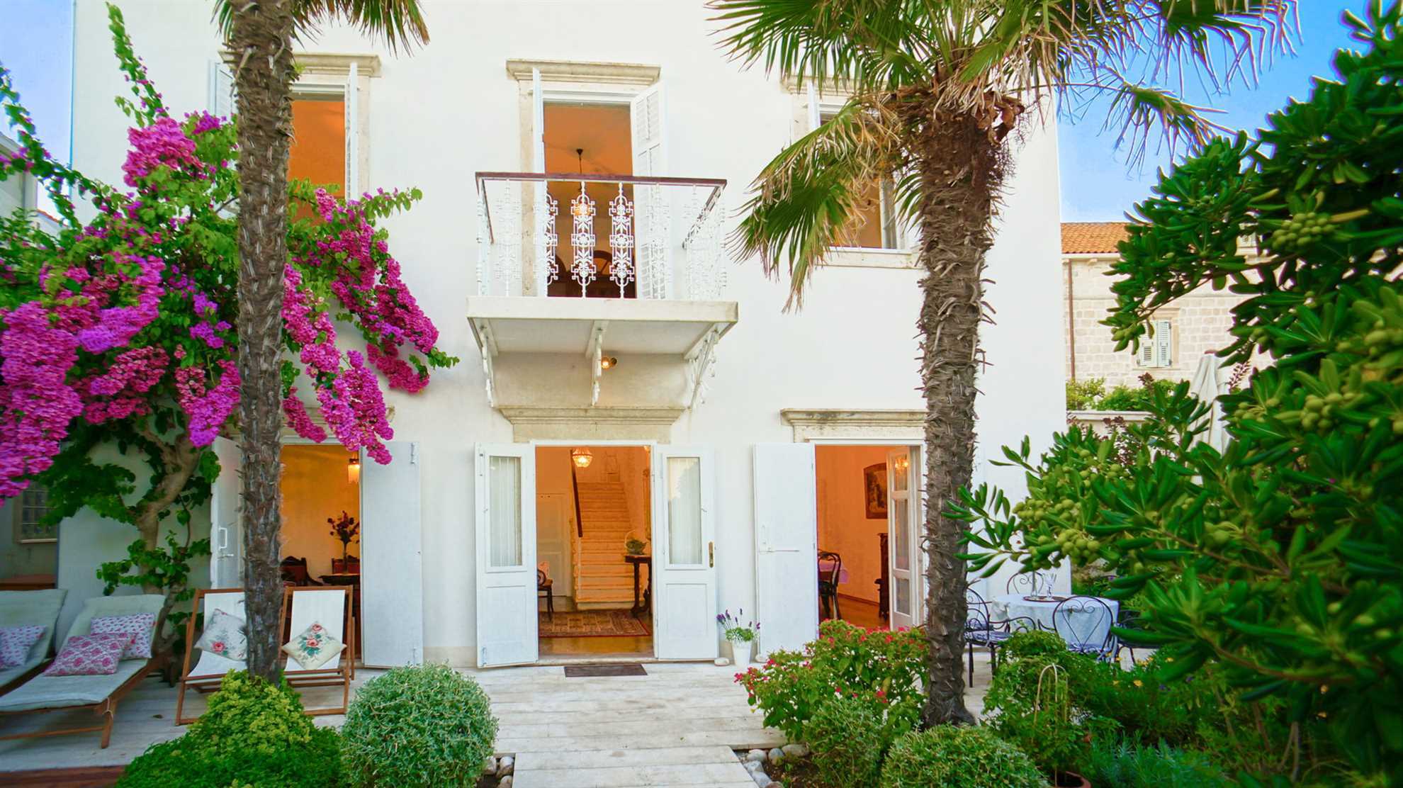 Beachfront Villa Domestic with Pool