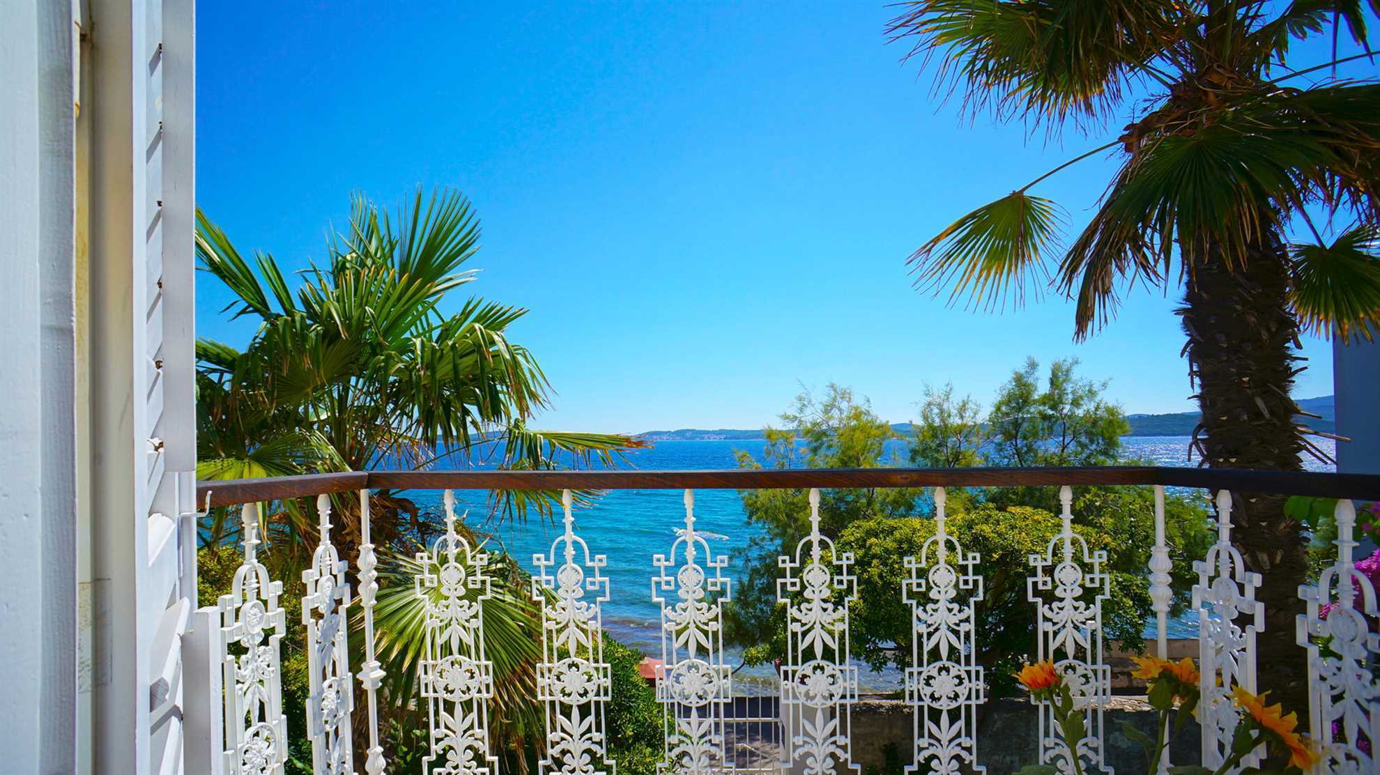 Beachfront Villa Domestic with Pool
