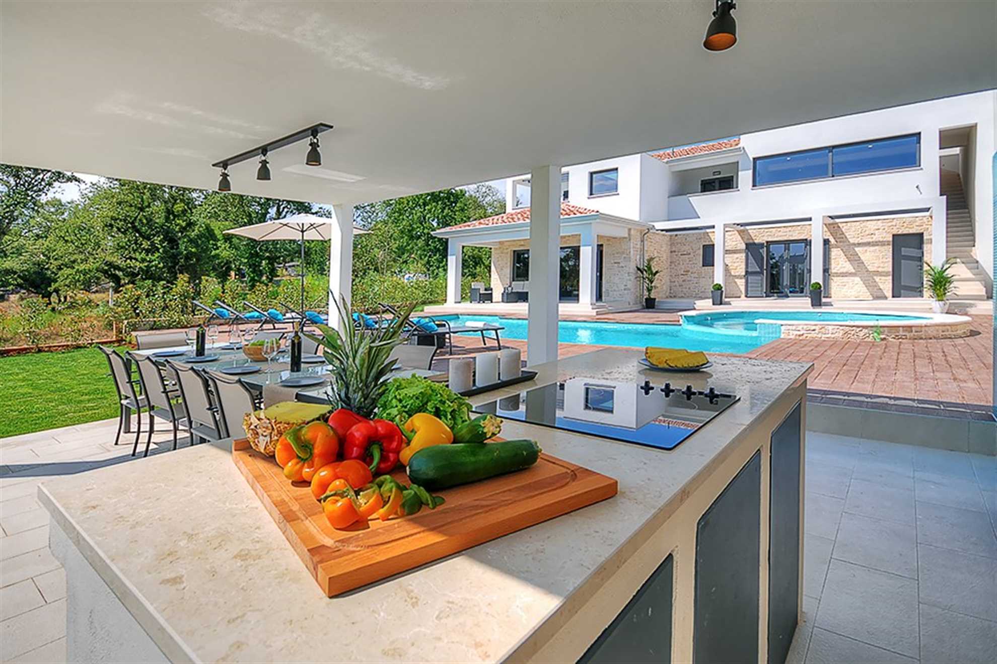 Villa Dahlia Belle with Pool