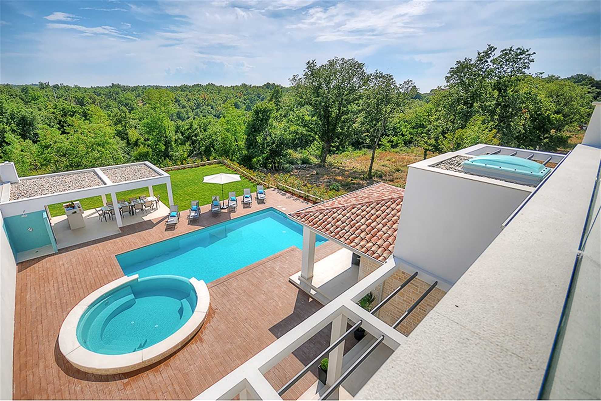 Villa Dahlia Belle with Pool