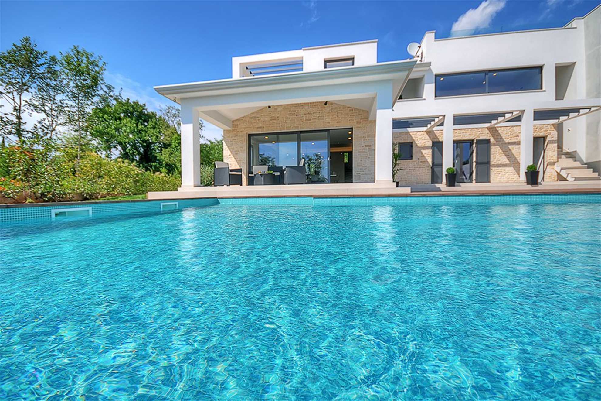 Villa Dahlia Belle with Pool