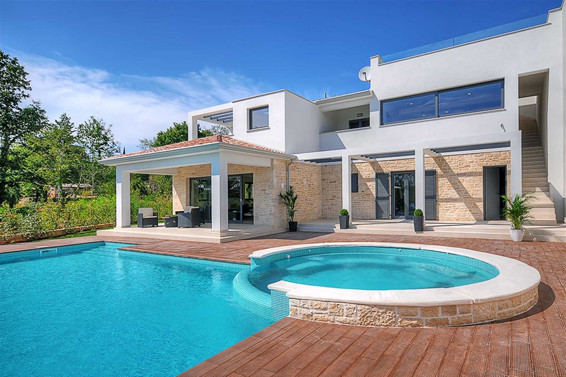 Villa Dahlia Belle with Pool
