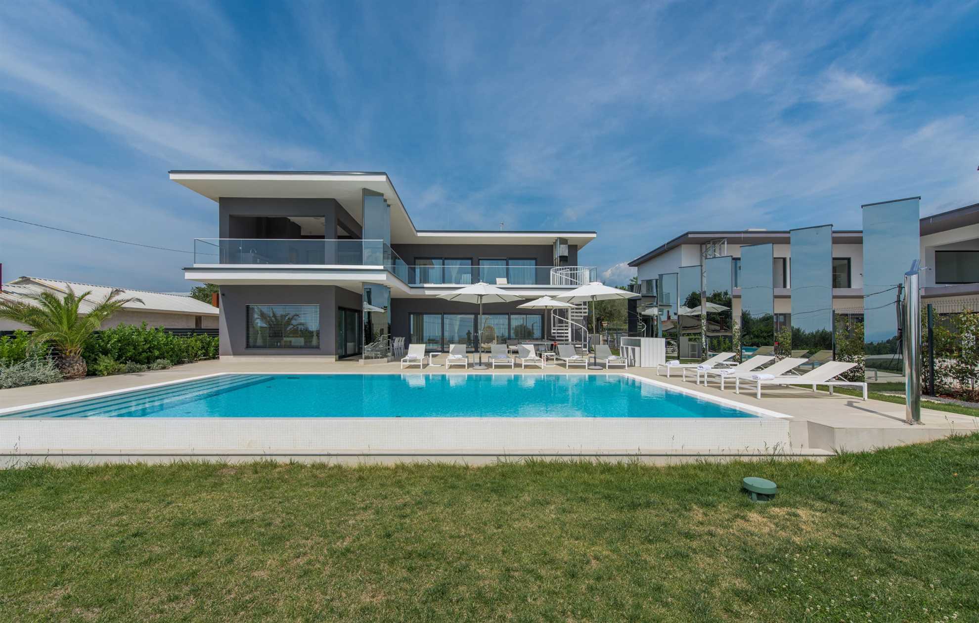 Luxury Villa Titanium with Pool