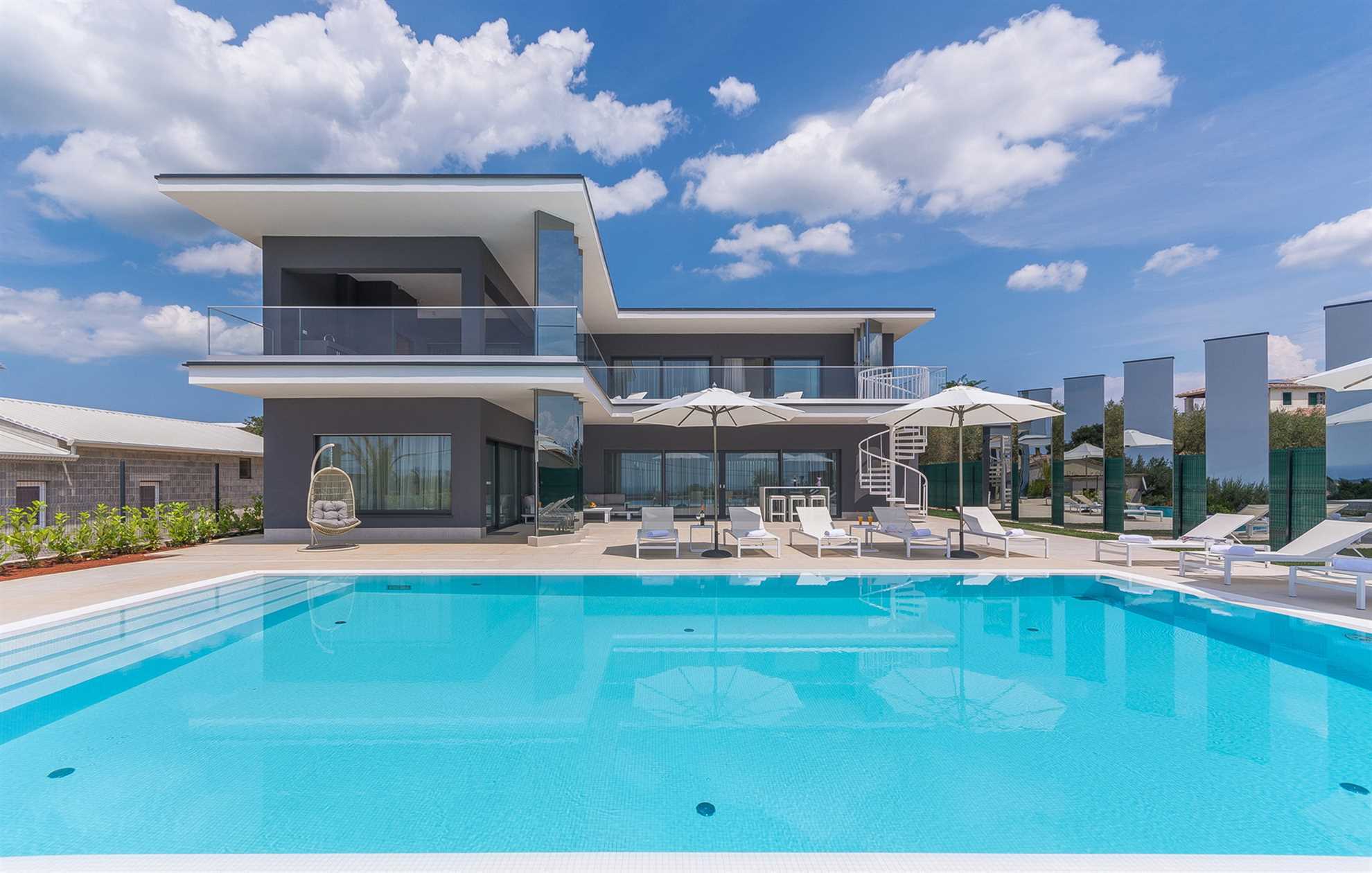 Luxury Villa Titanium with Pool