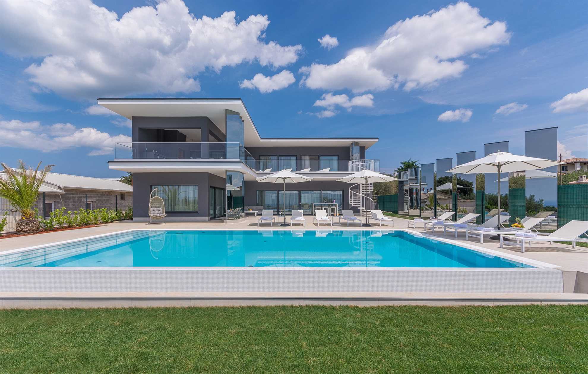 Luxury Villa Titanium with Pool
