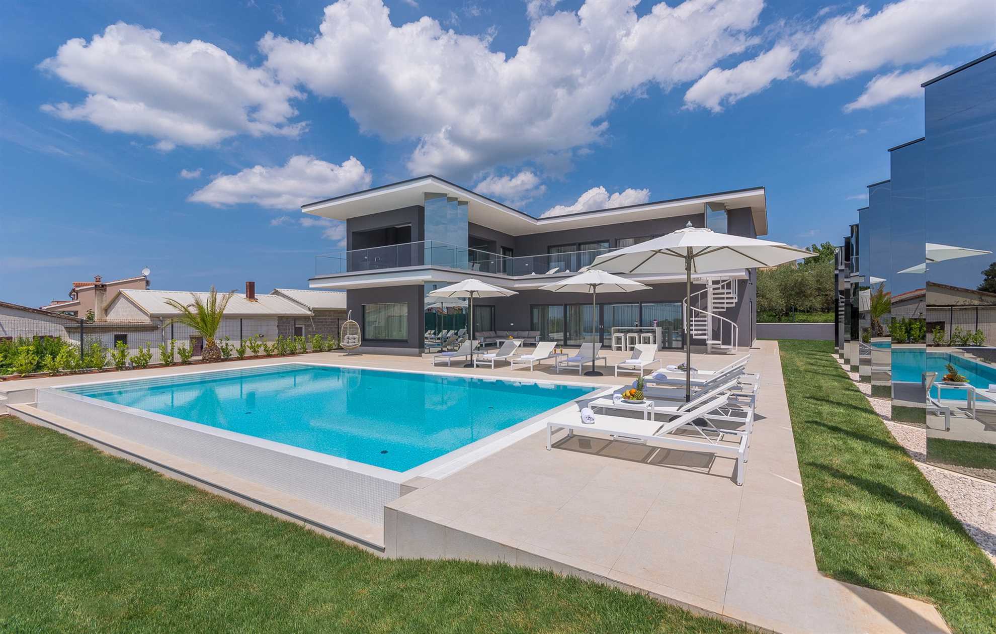 Luxury Villa Titanium with Pool
