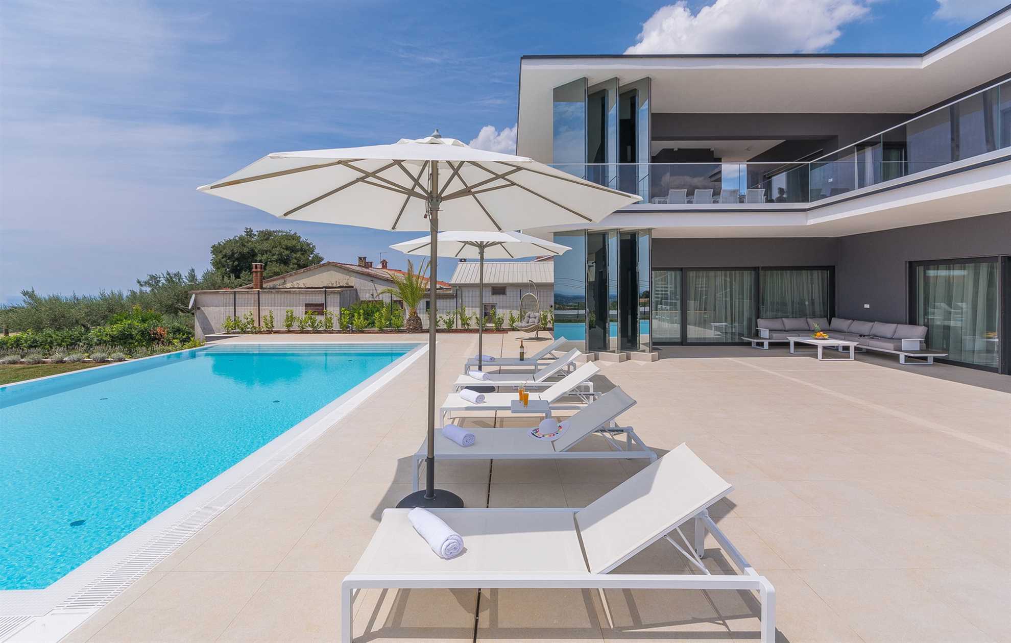 Luxury Villa Titanium with Pool