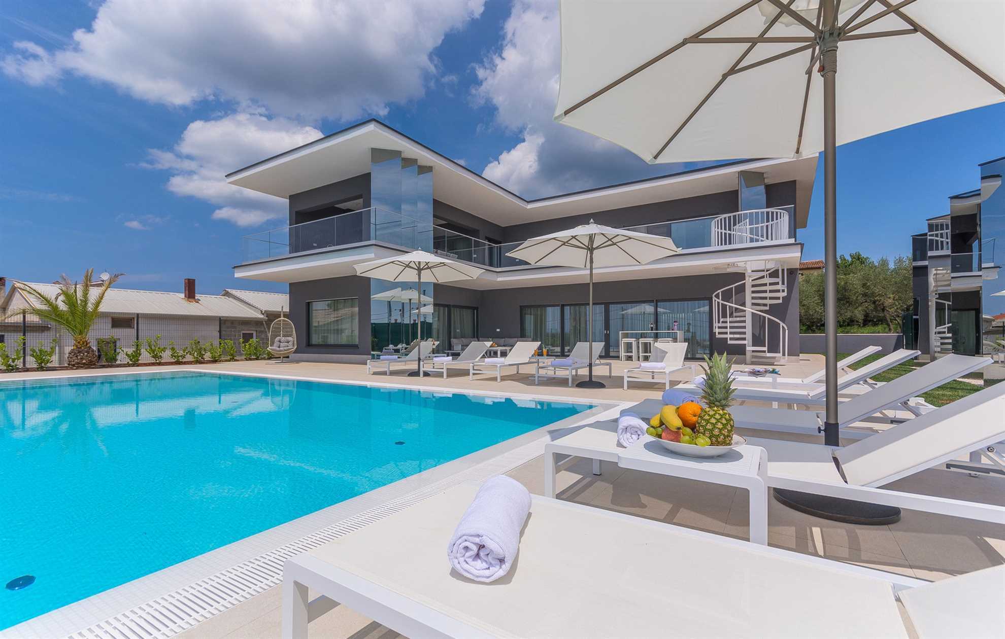 Luxury Villa Titanium with Pool