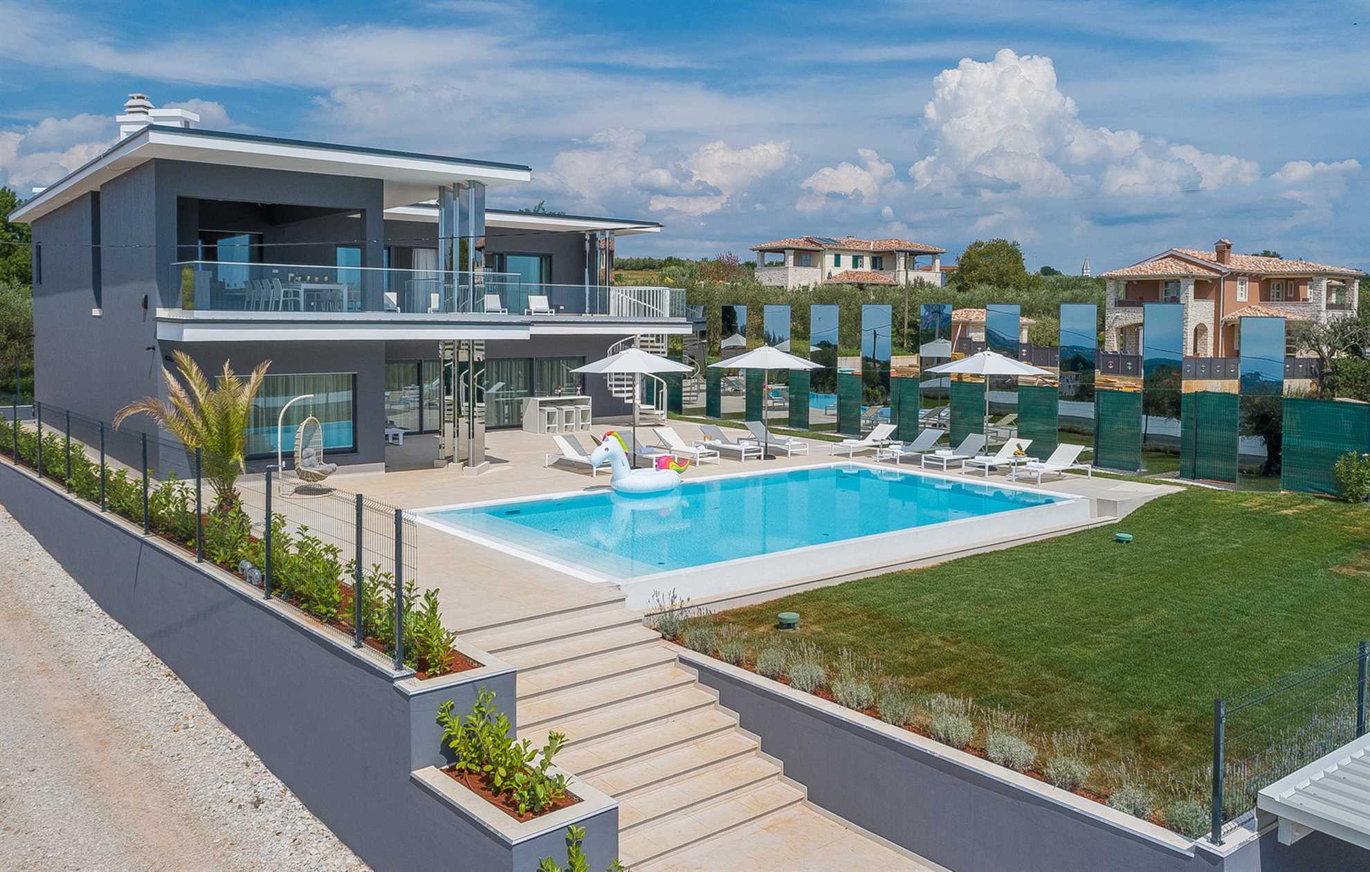 Luxury Villa Titanium with Pool