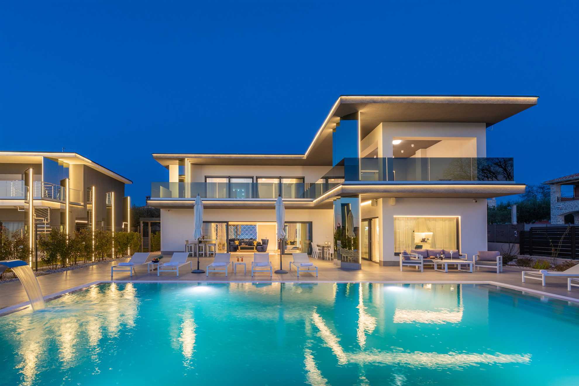 Luxury Villa Aurum with Pool