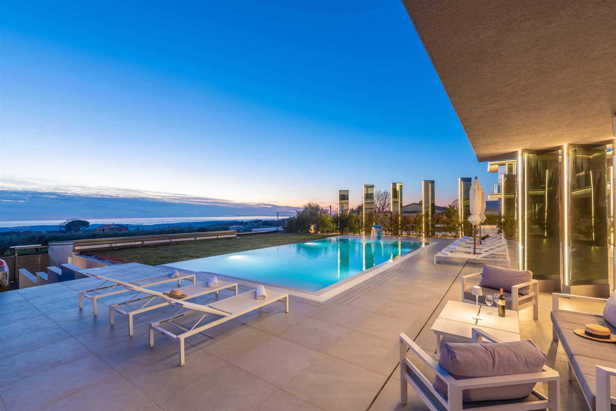 Luxury Villa Aurum with Pool