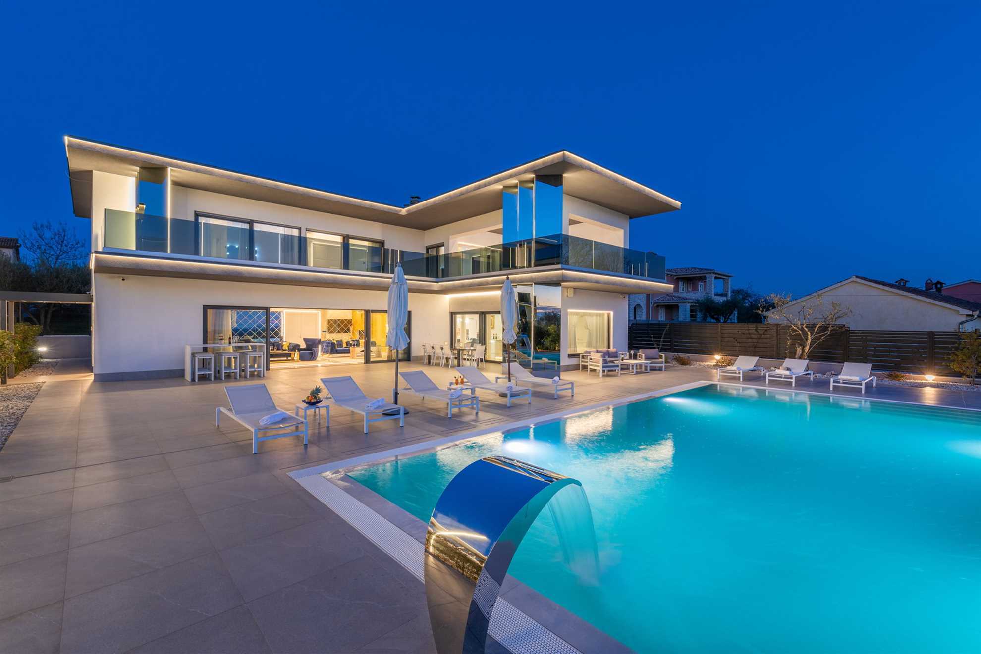Luxury Villa Aurum with Pool