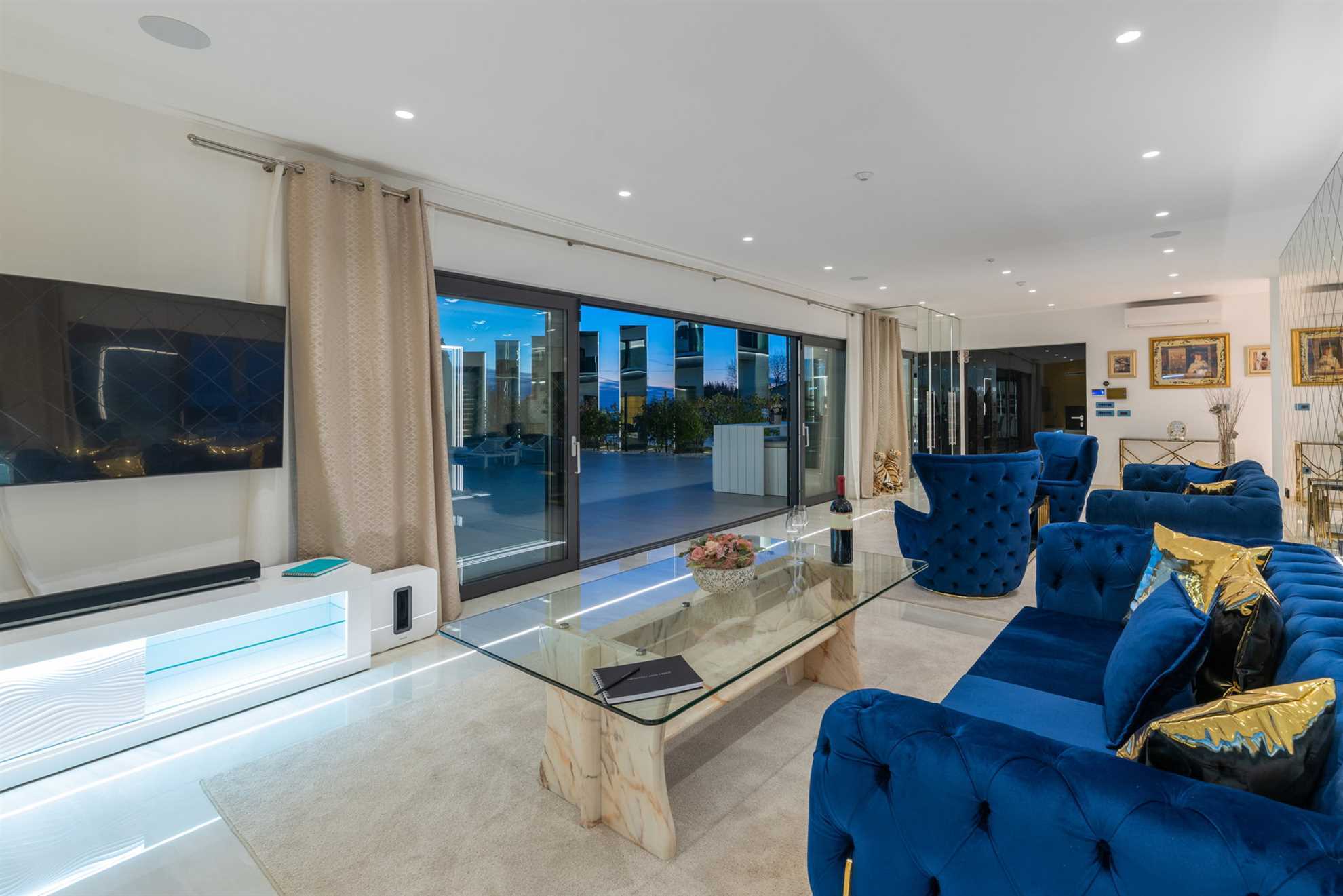 Luxury Villa Aurum with Pool