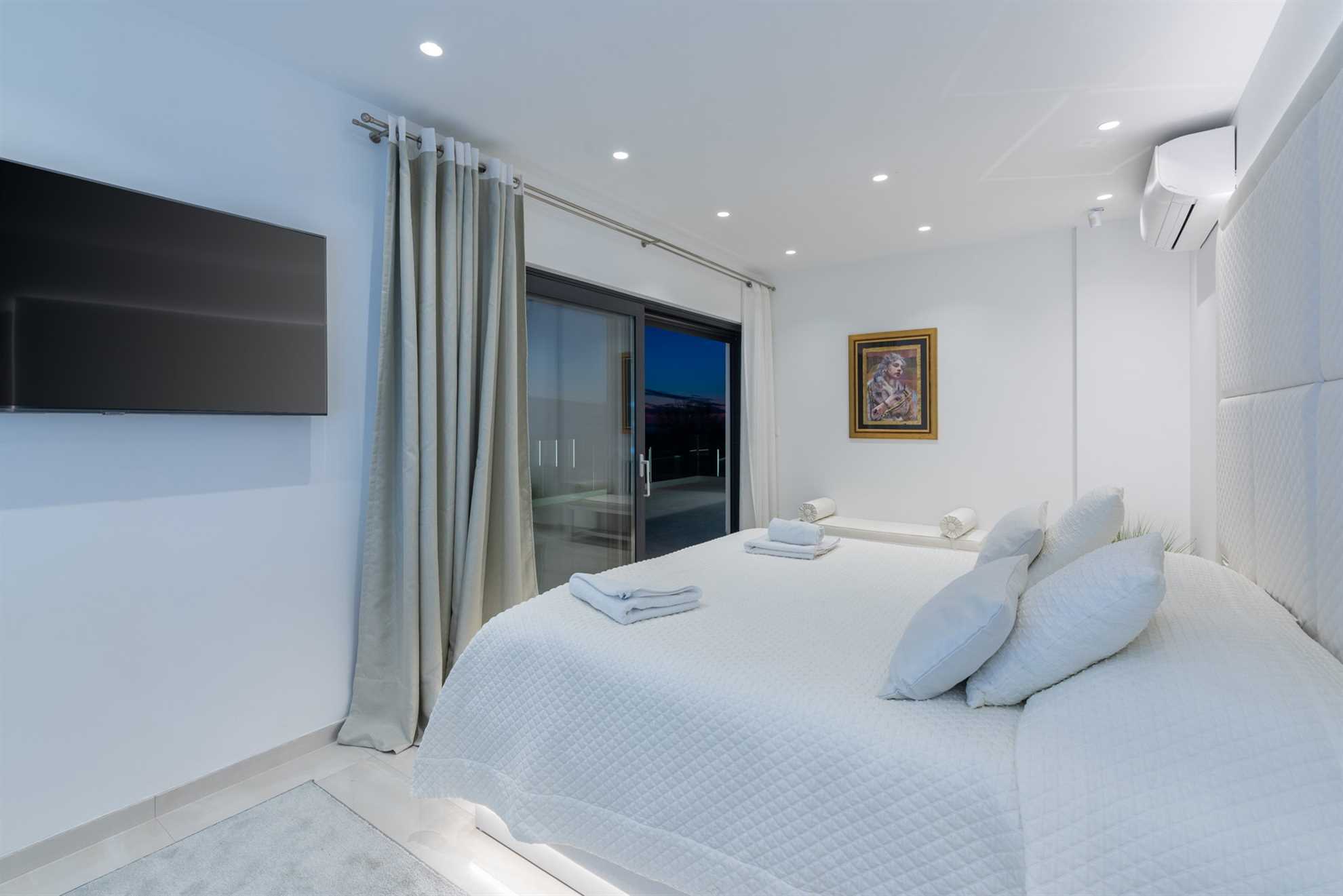 Luxury Villa Aurum with Pool